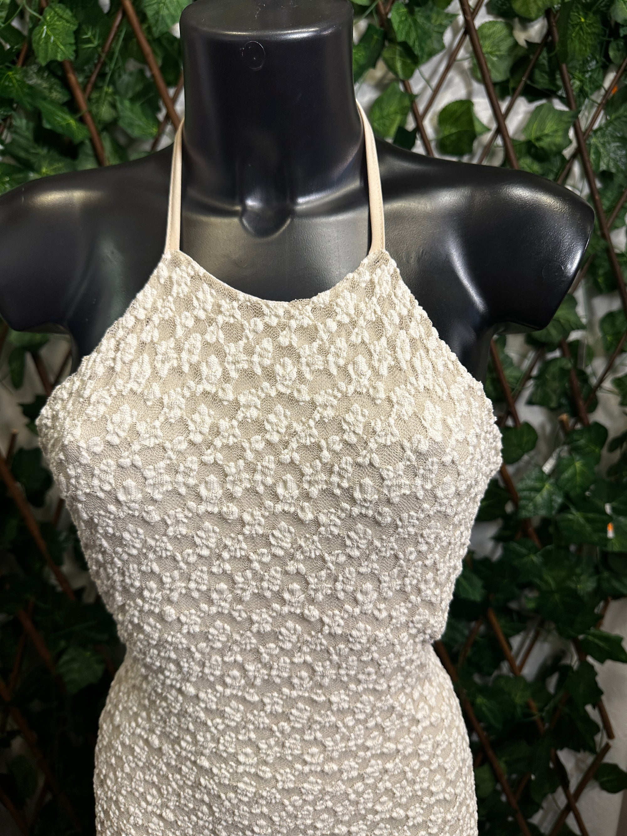 Modello crepe: vestito corto con le lacci sul collo e schiena | taglia unica