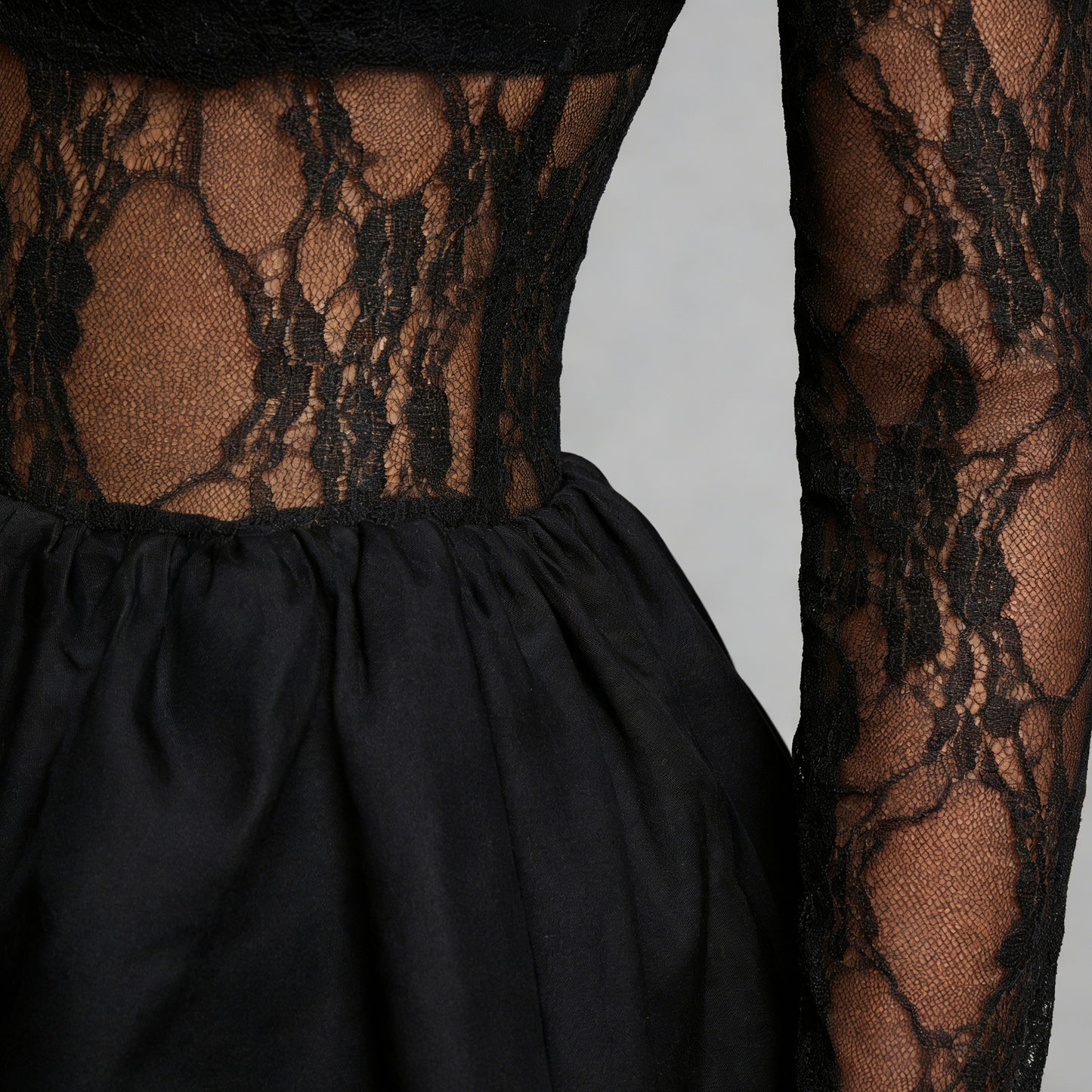 Mini Dress in Pizzo e Gonna a Palloncino – Incanto Notturno - BERLY MODA 
