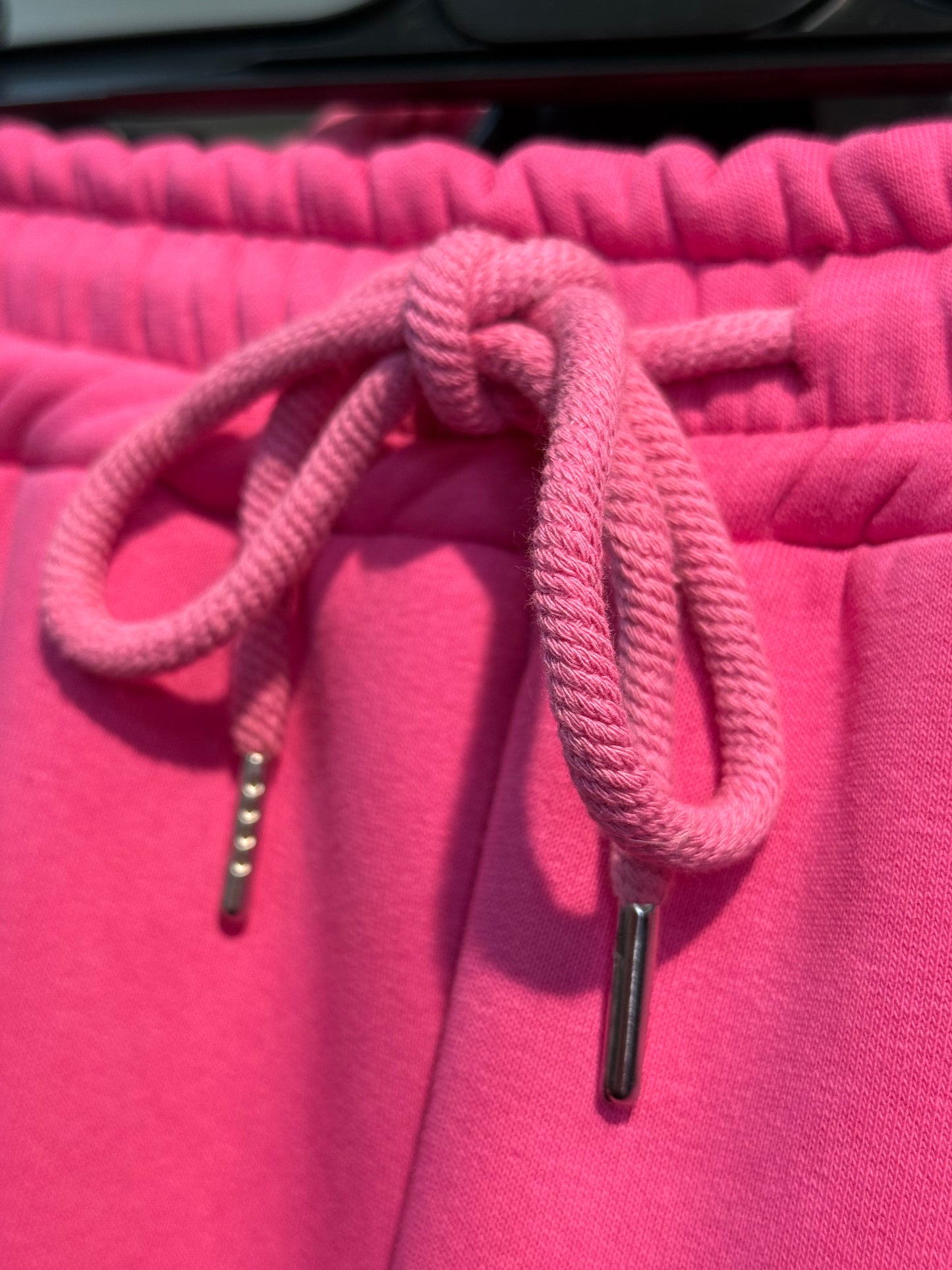 Tuta sportiva cropped con corsetto e joggers – LIBERTÀ RIBELLE 👟⚡️