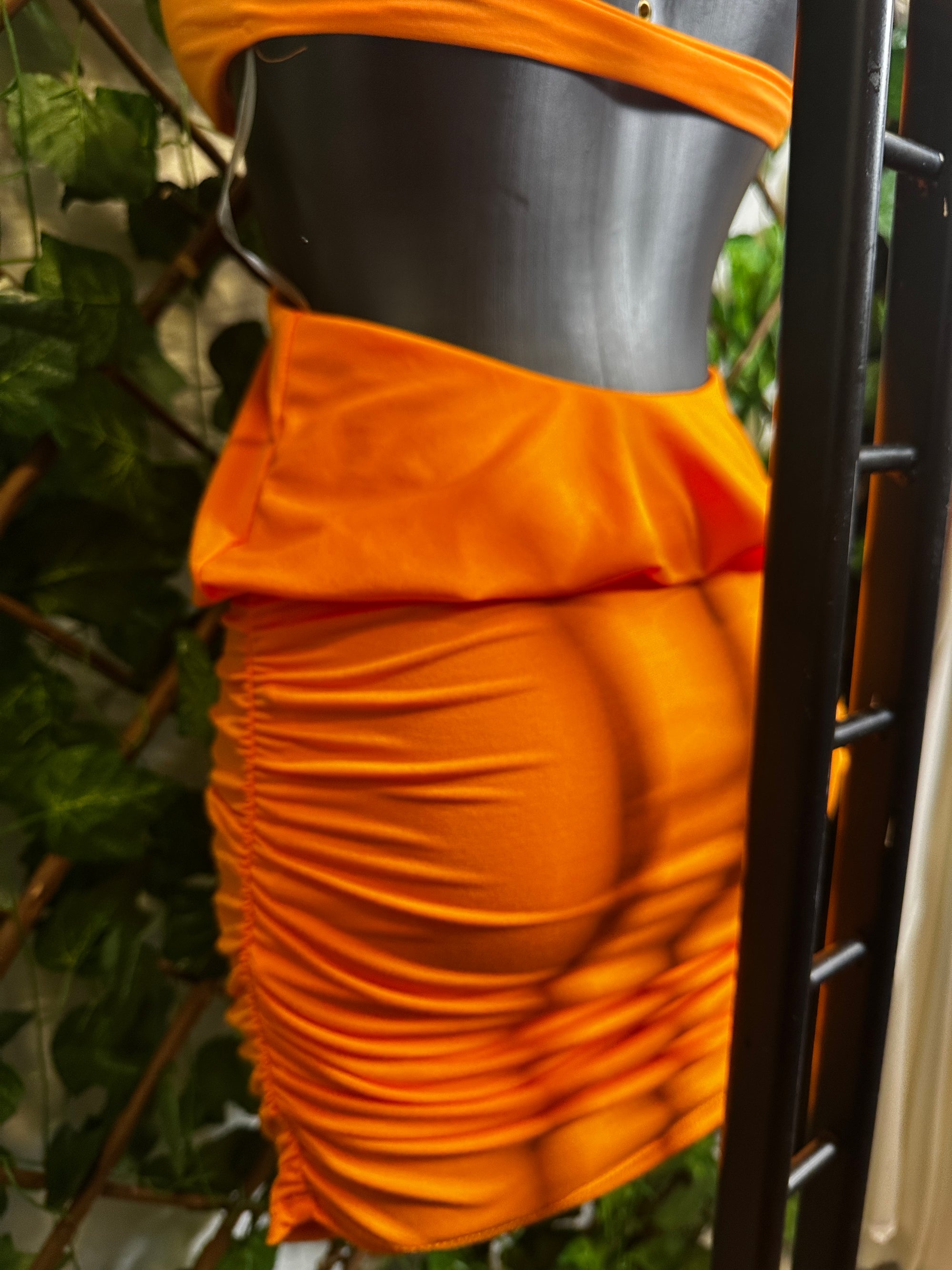 Vestito estivo con dettaglio sole dorato e la schiena scoperta | taglia unica