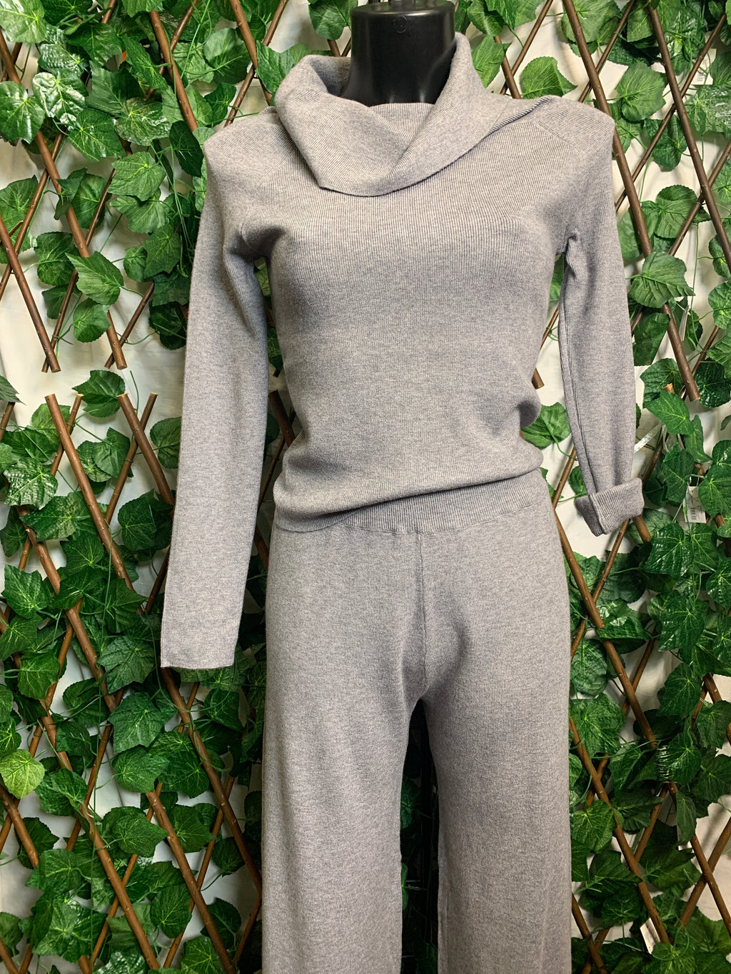 High and wide neck suit