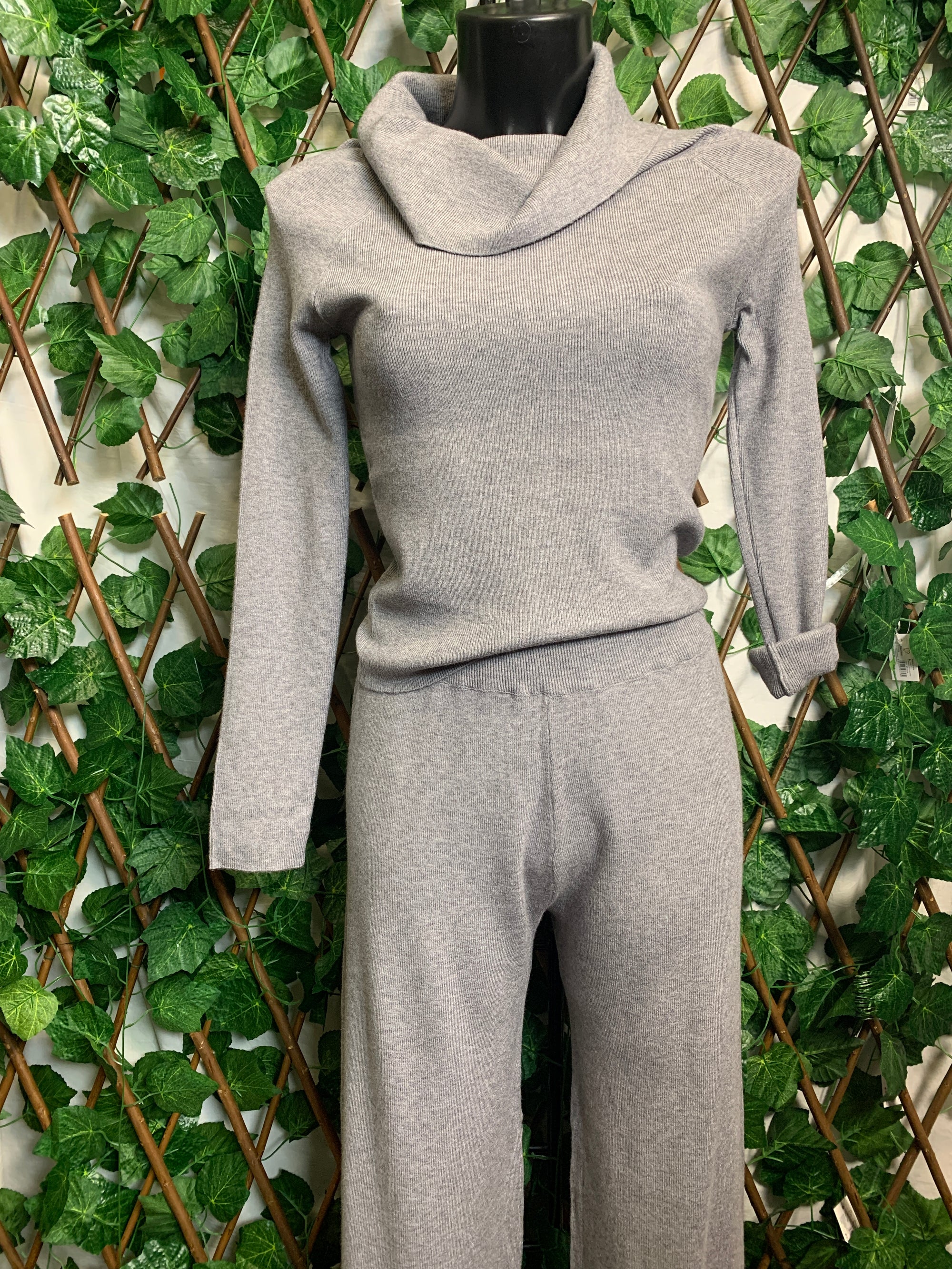 High and wide neck suit