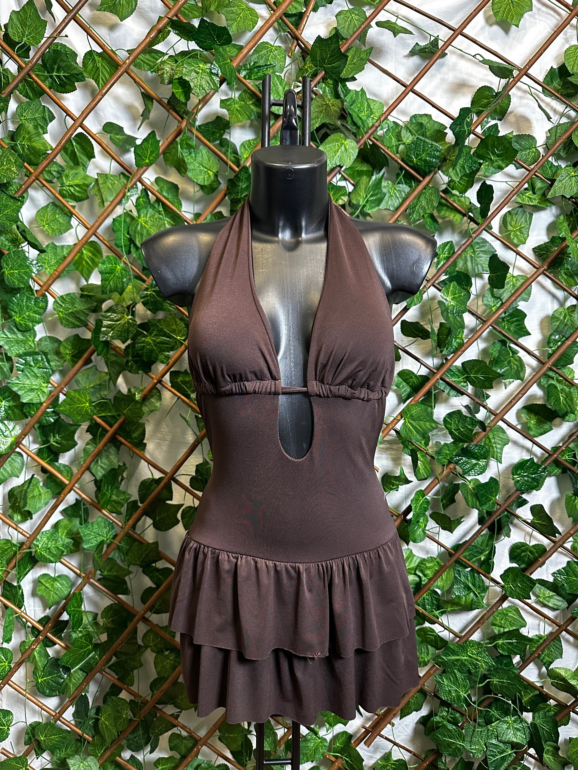 Vestito corto con la scolatura speciale - BERLY MODA 