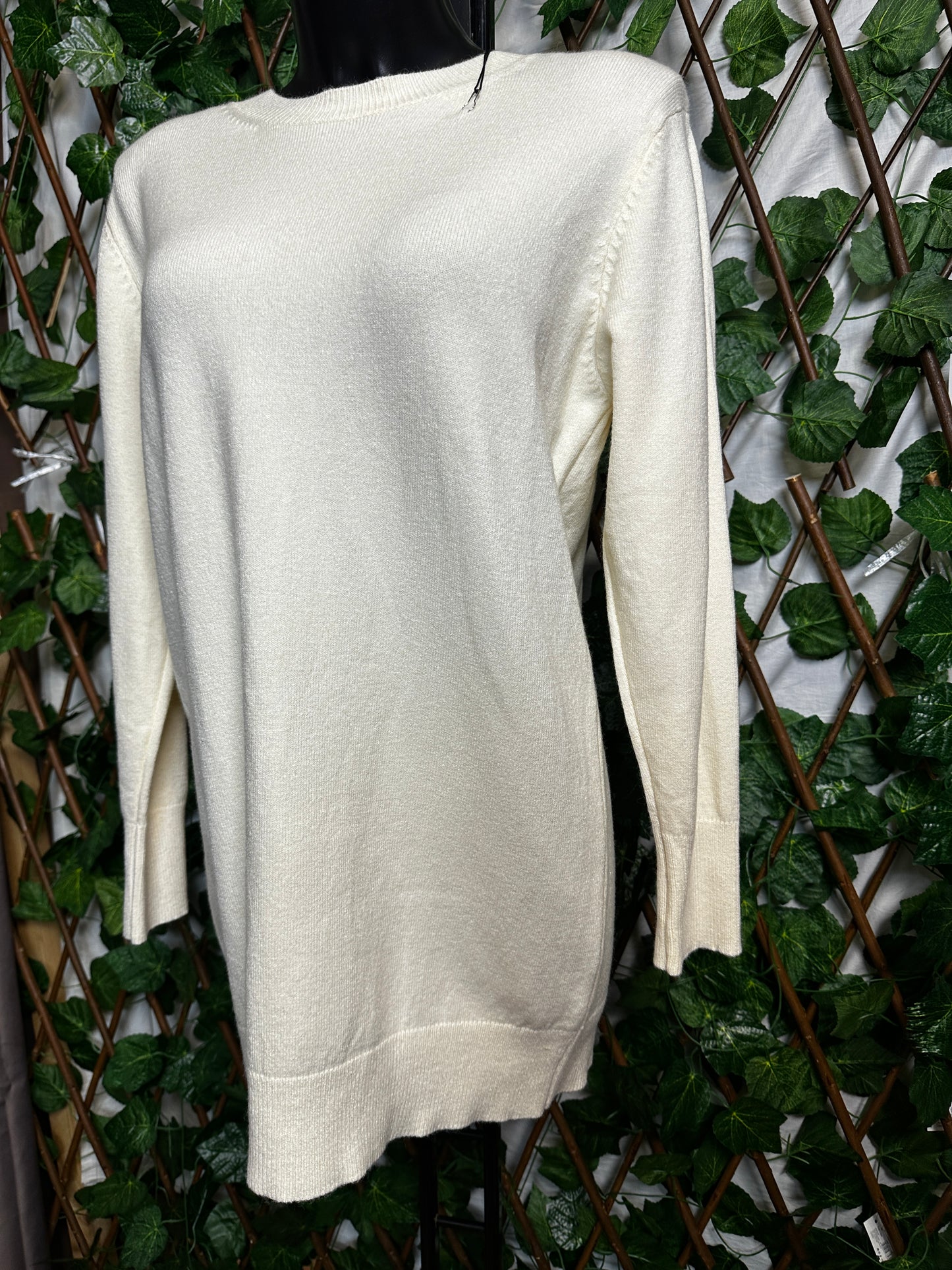 Maglione lungo largo con apertura sulla schiena