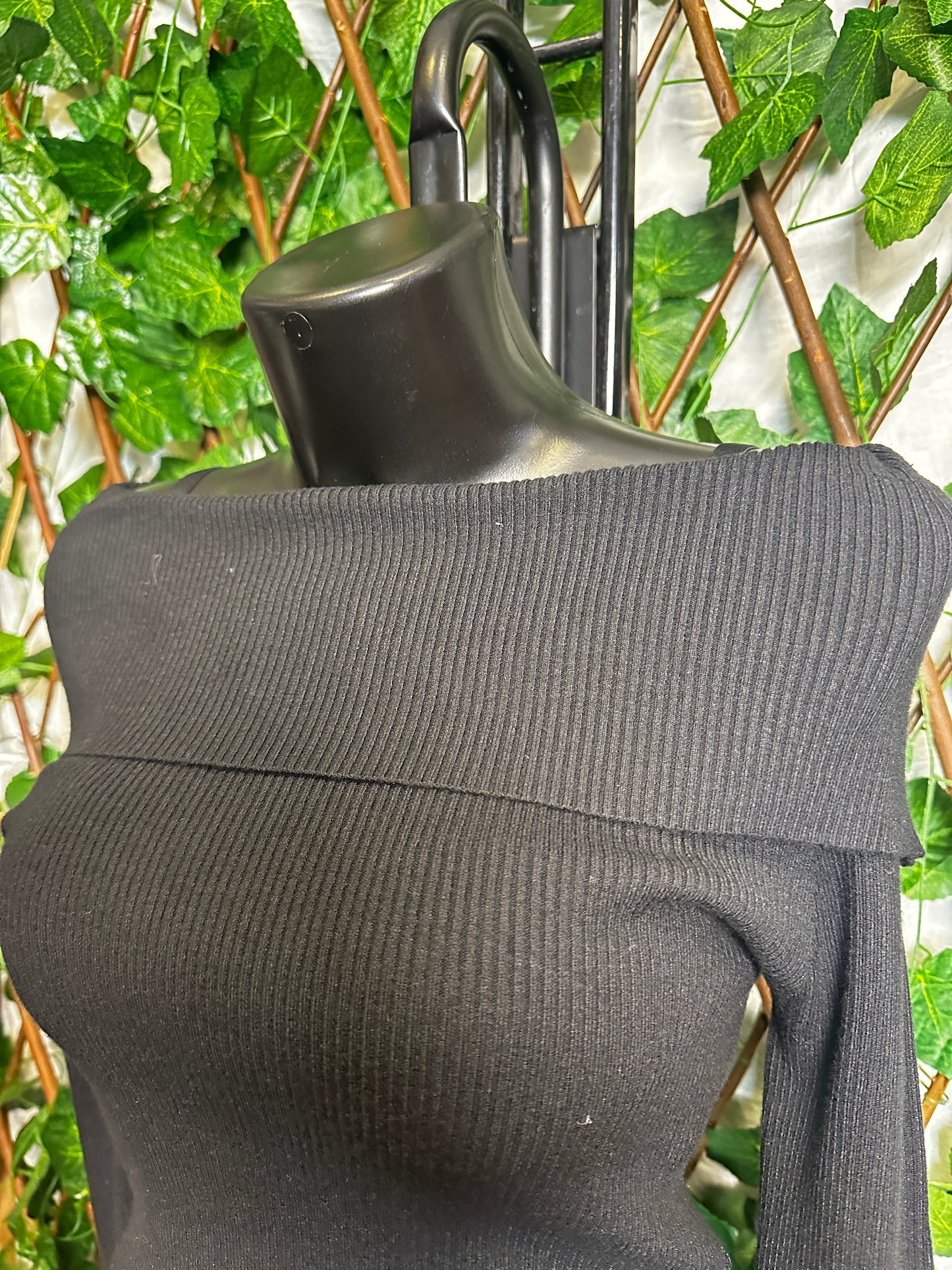 Short shirts with wide necklines