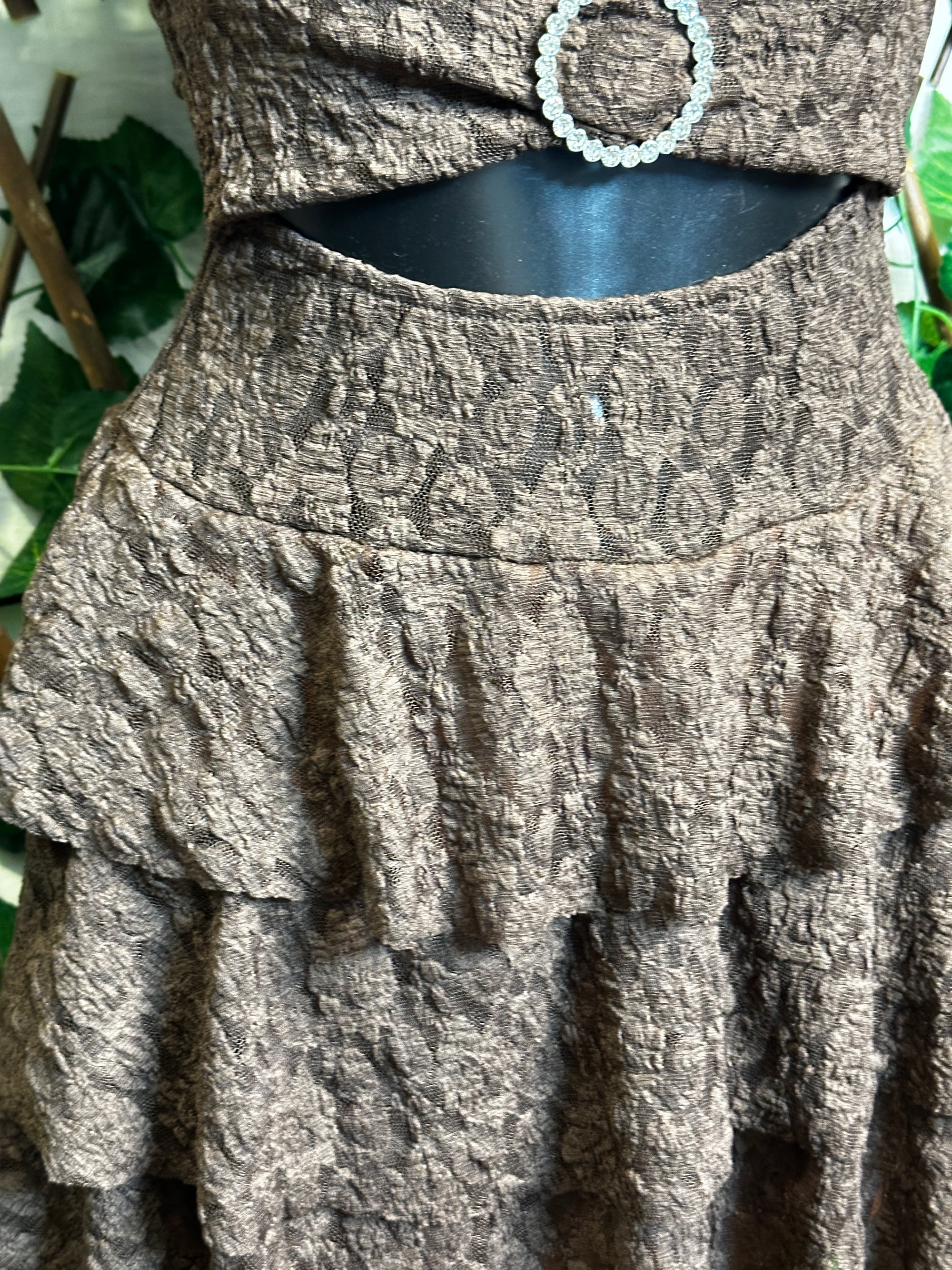 Modello crepe: vestito corto con dettaglio cerchi brillantinati coppe integrate | taglia unica