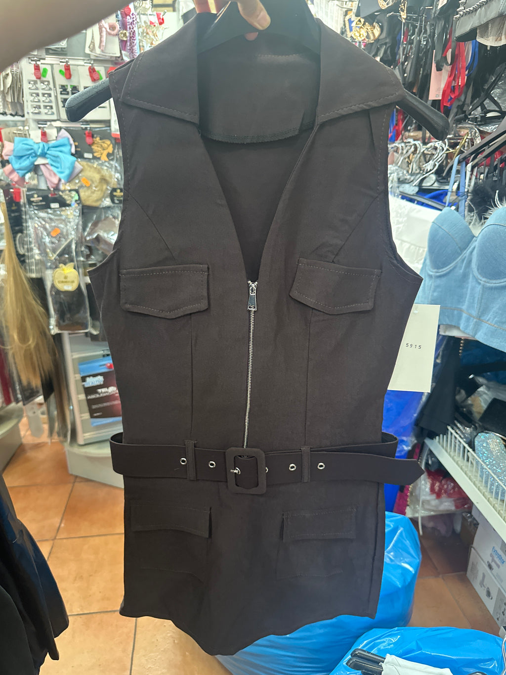VESTITO MILITARE – STREET CHIC CON CINTURA UTILITY 🤍