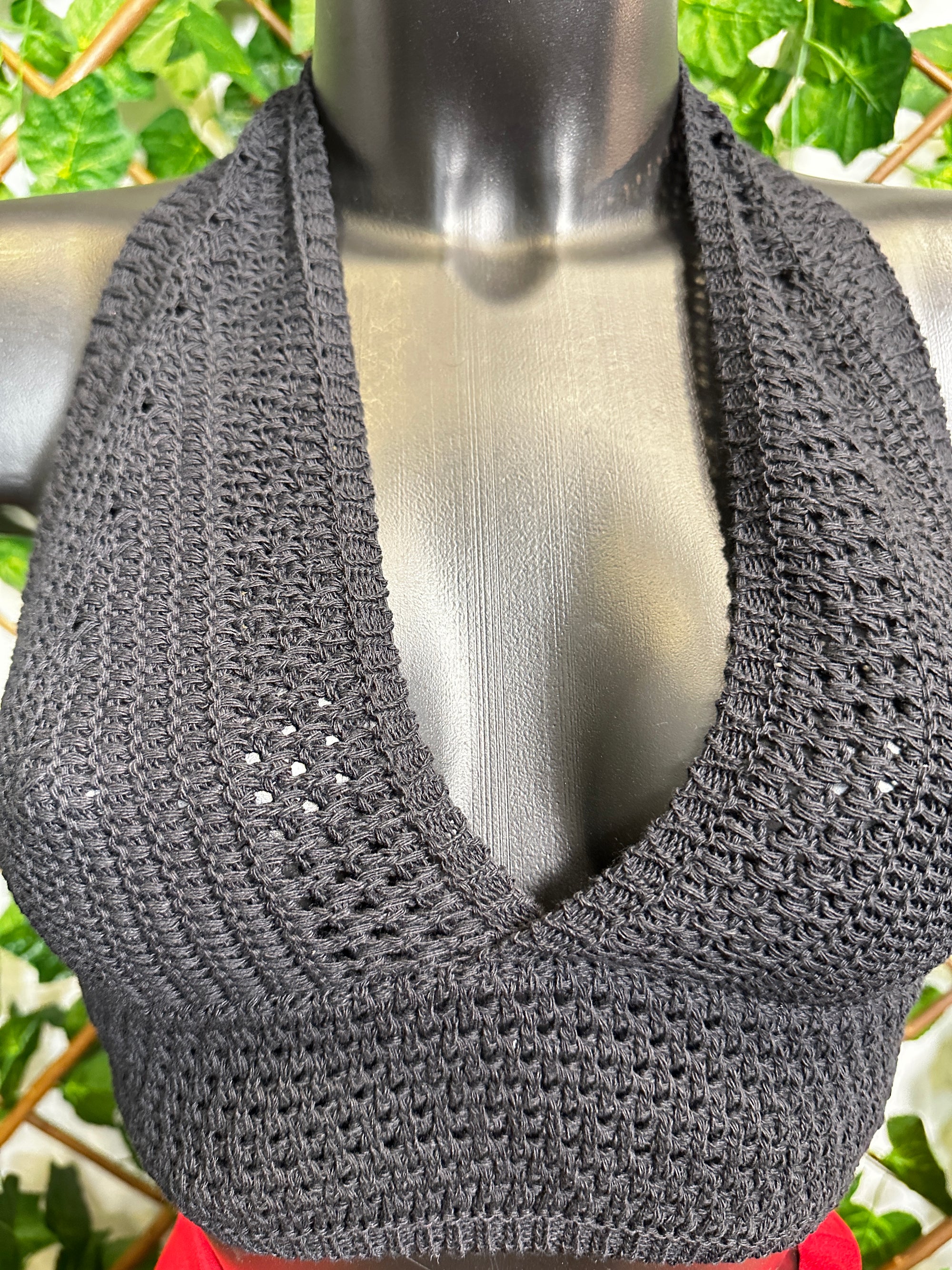 Top in maglia legato al collo