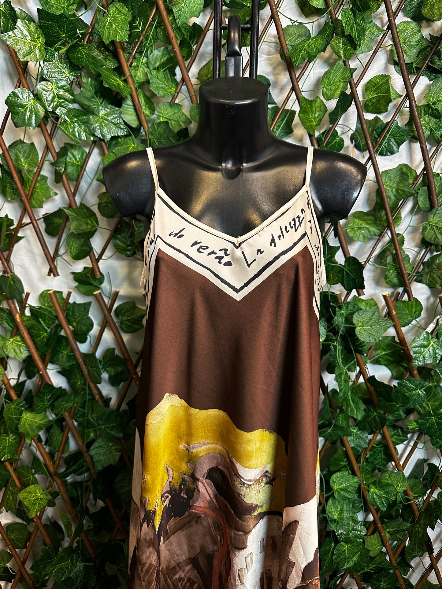 Lightweight dress with a silky art print | one size