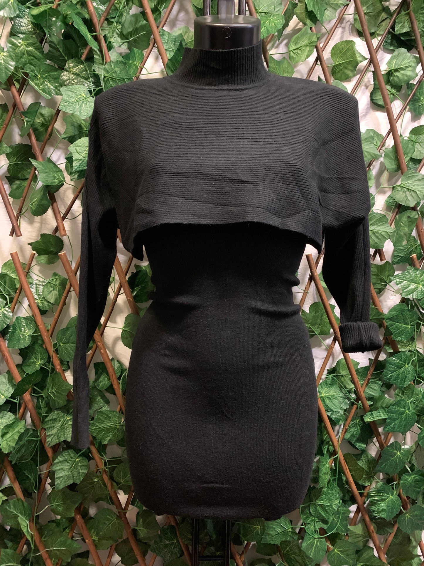 Completo in maglia: vestito corto e una copre spalle