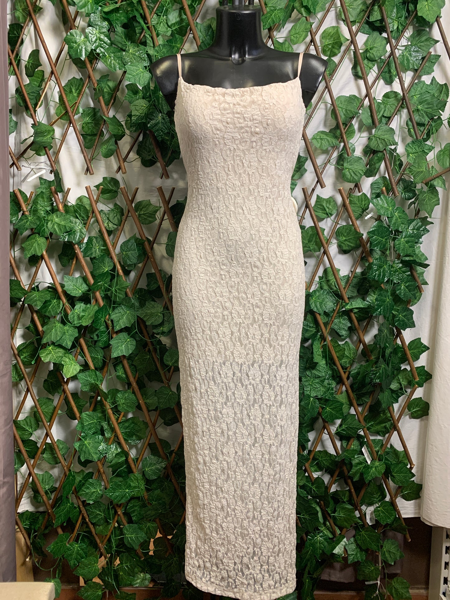 Crepe dress with open back 