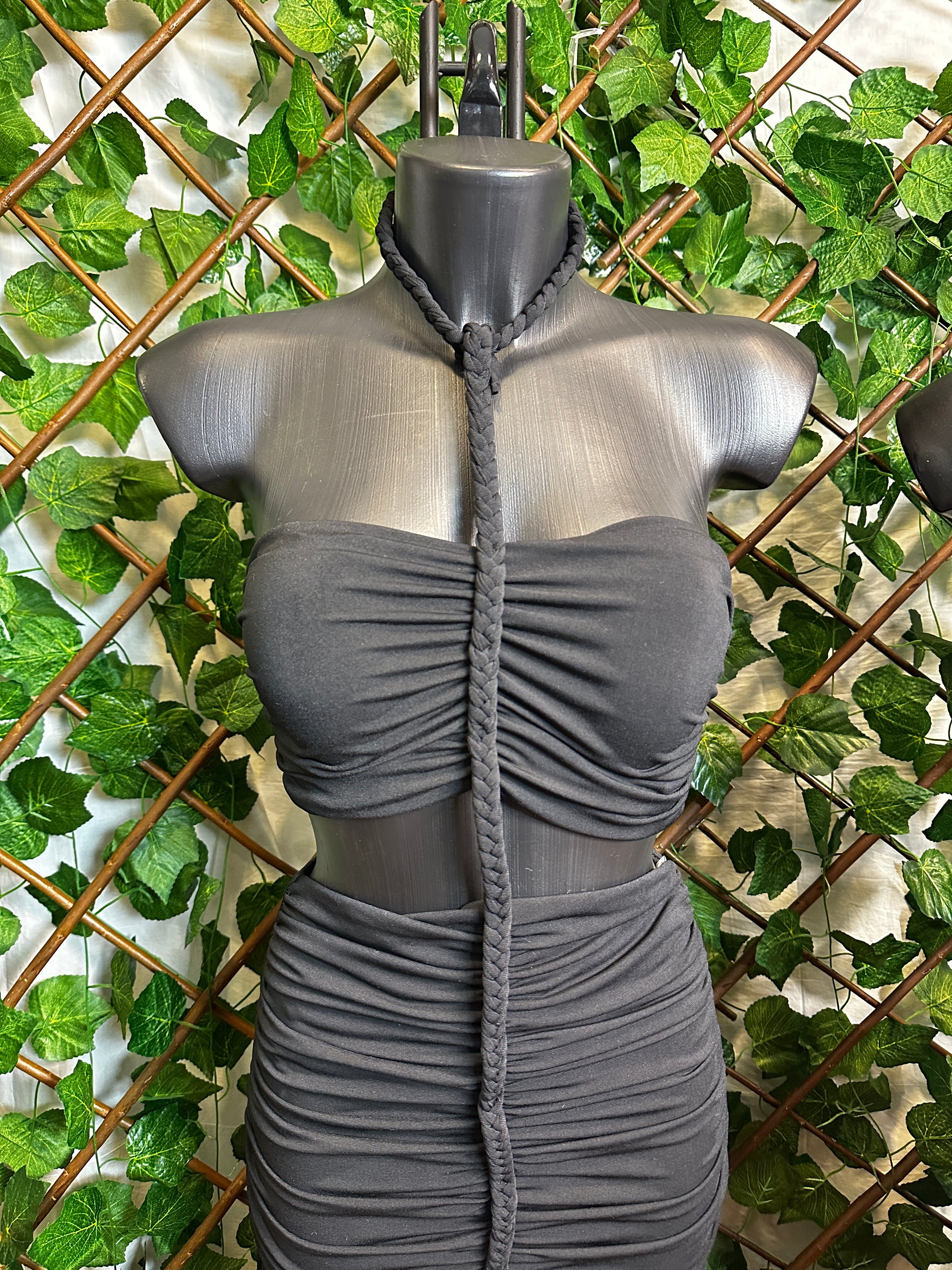 Vestito lungo con cut-out sulla vita con dettaglio corda e spacco