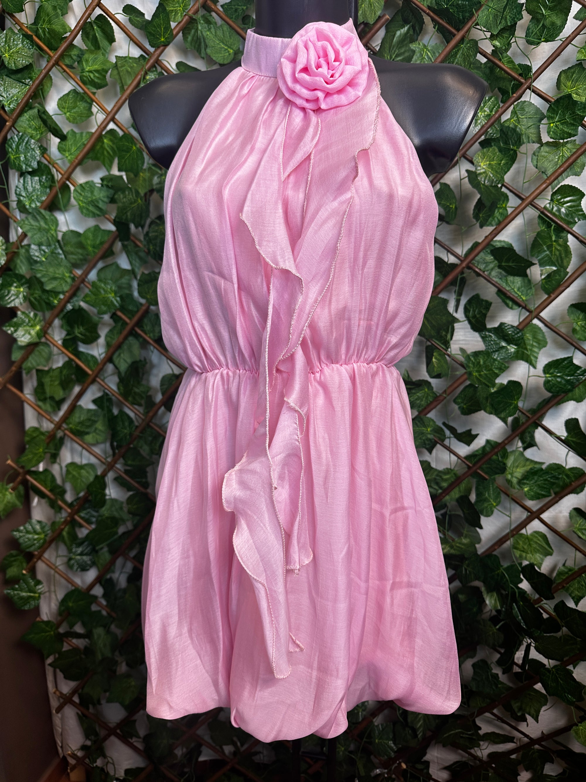 Vestito corto con dettaglio fiore