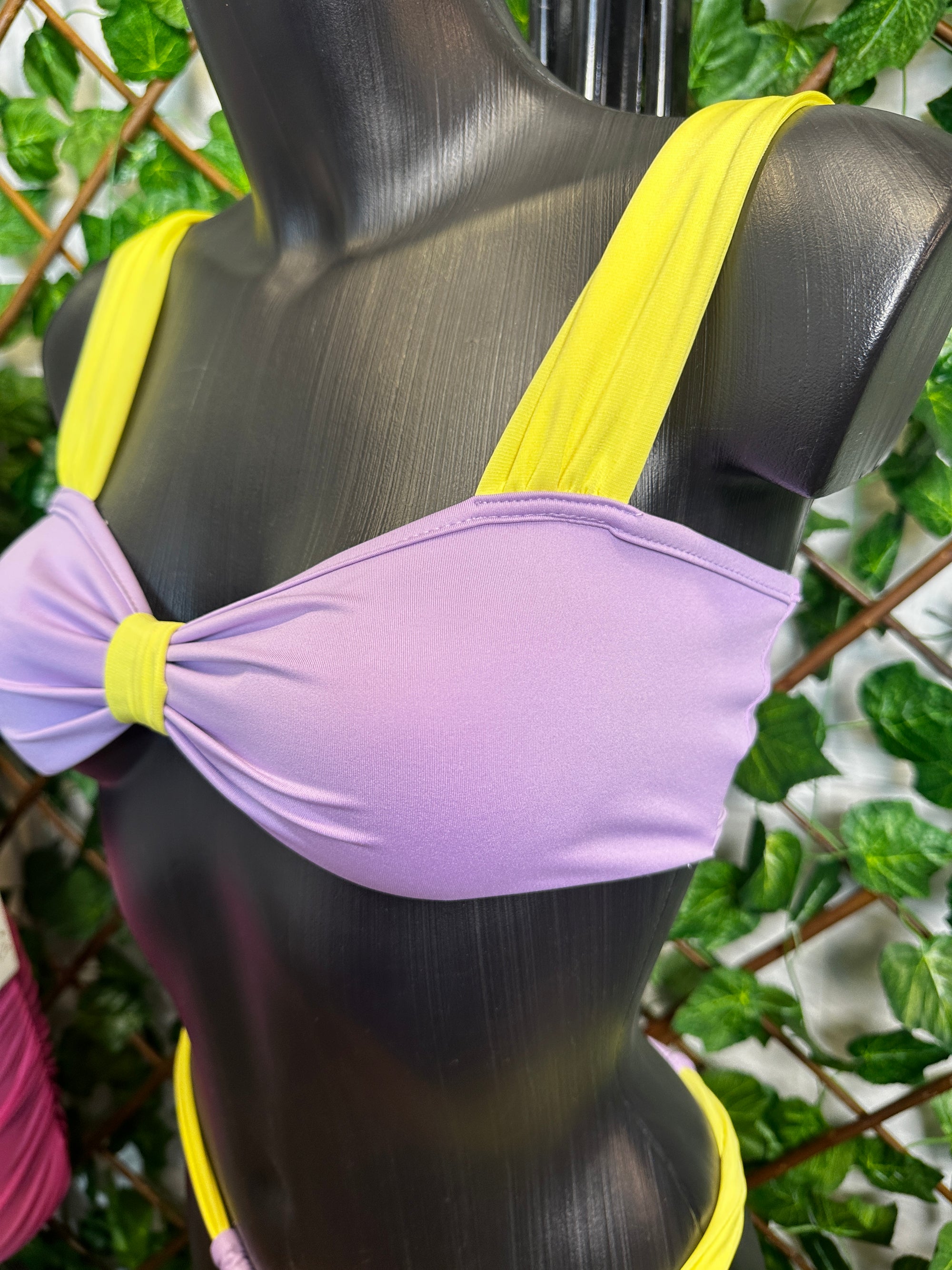 Costume a due colori