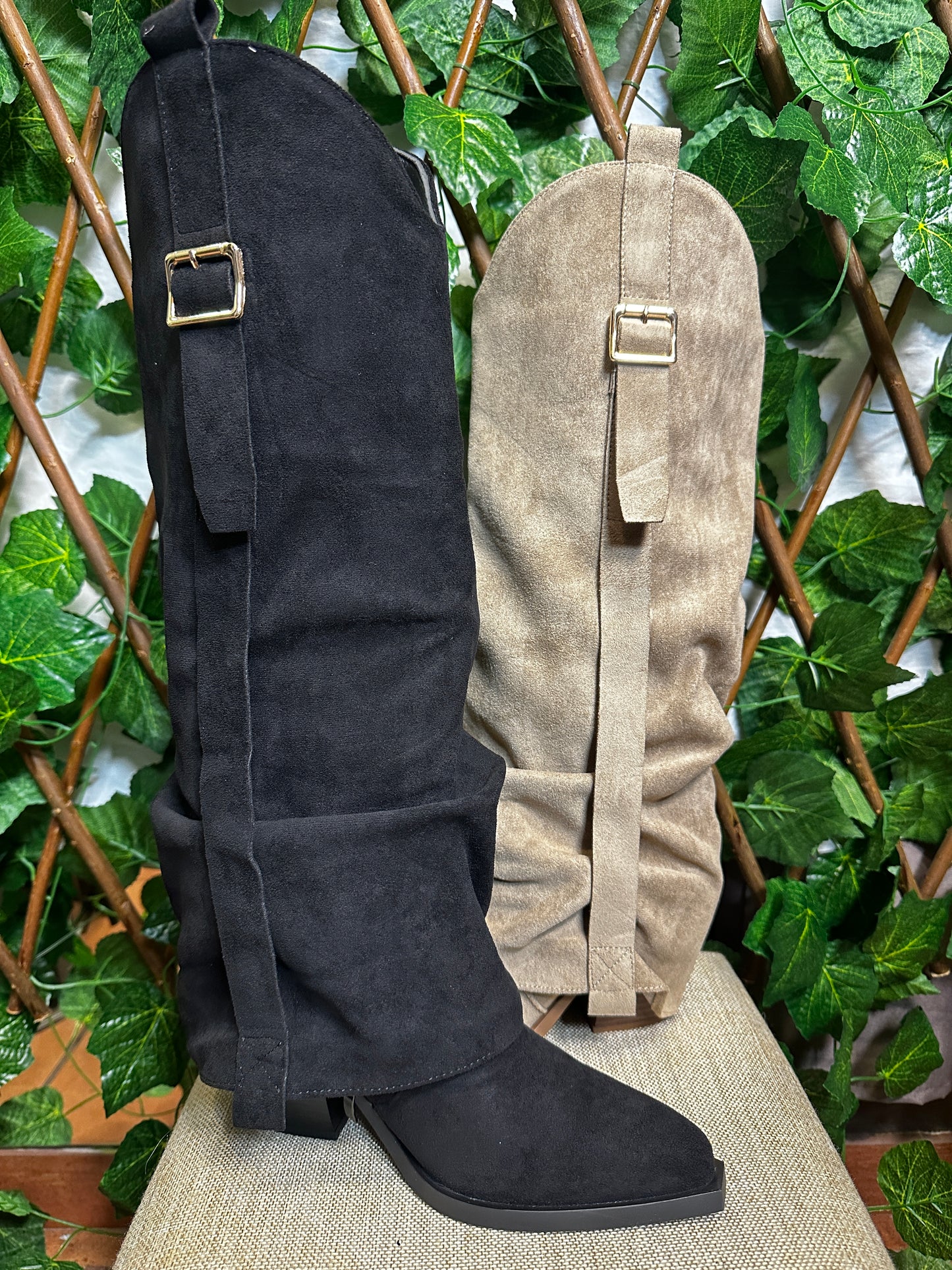 Boots with vertical belt