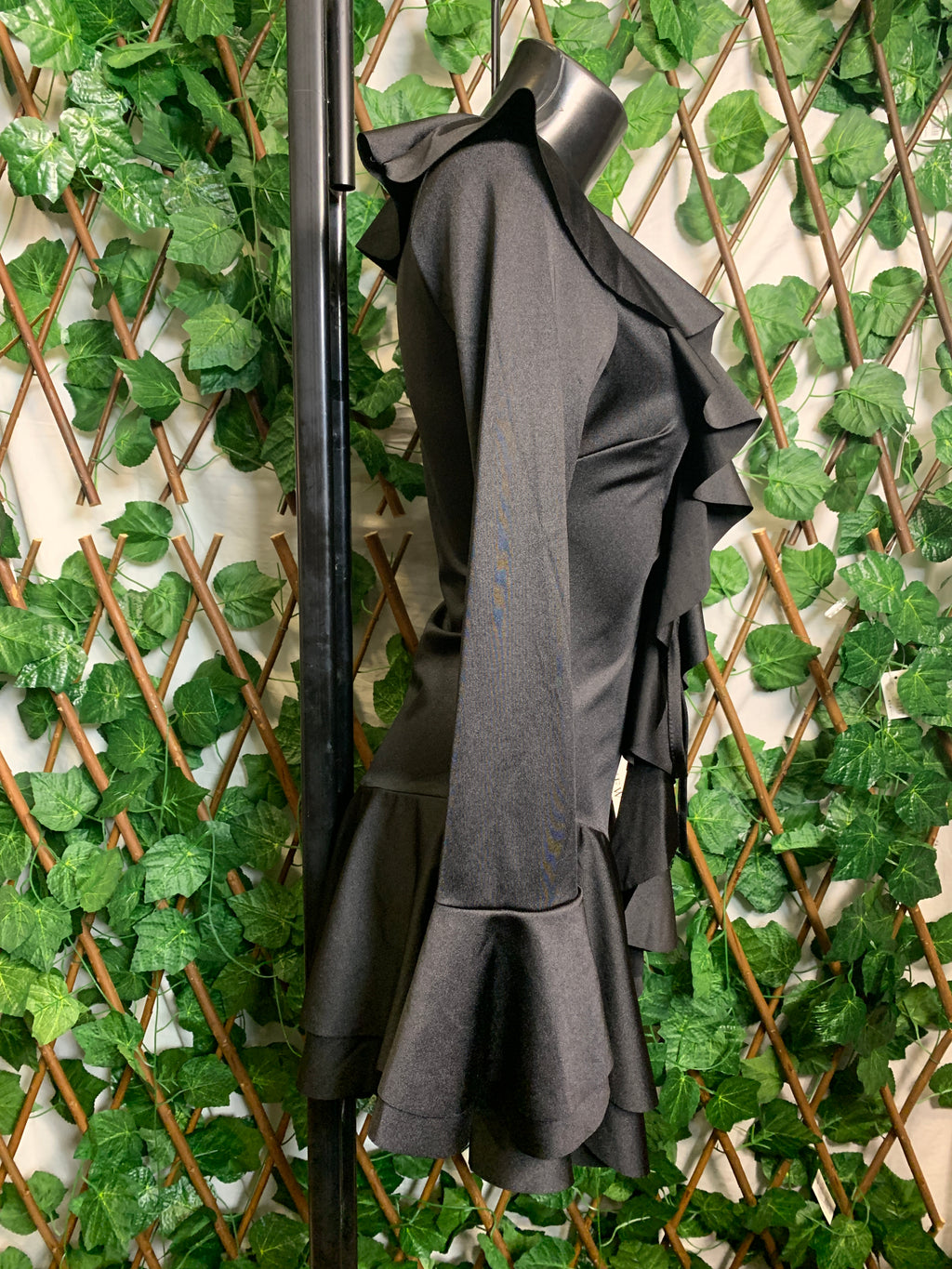 Vestito elegante con laci