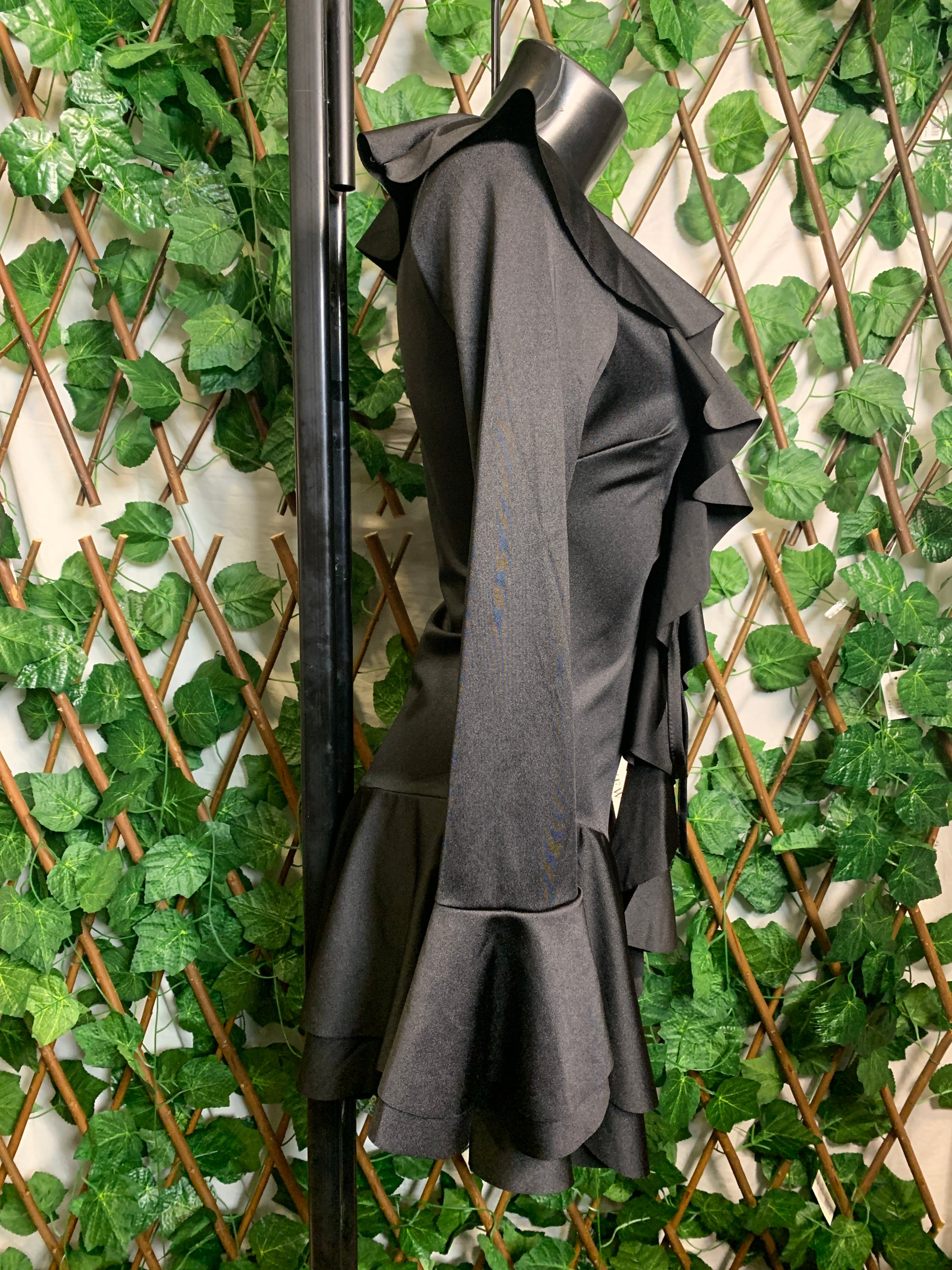 Vestito elegante con laci