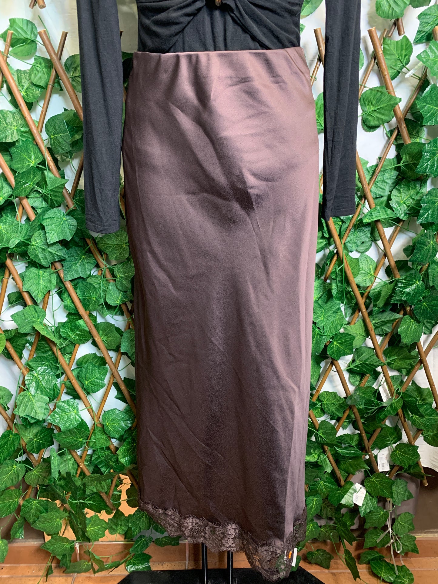 Gonna lunga con dettaglio pizzo