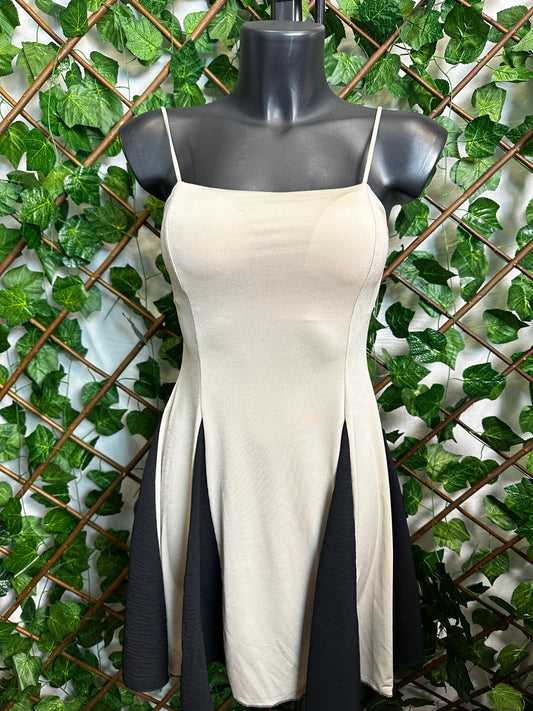 Vestito corto elasticizzato a due colori