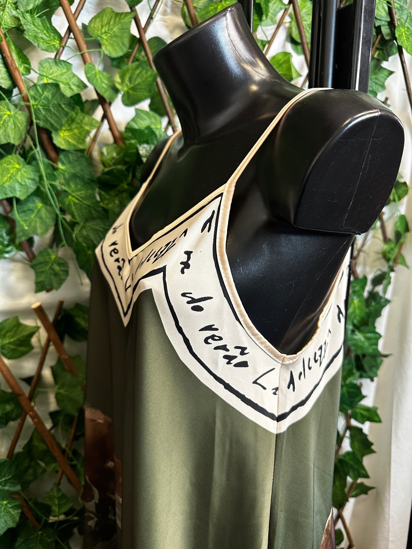 Lightweight dress with a silky art print | one size