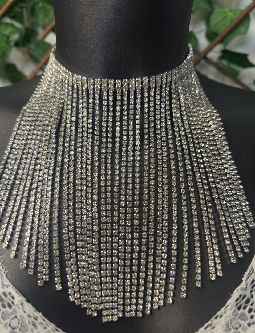 Collane con strass decorato nappa
