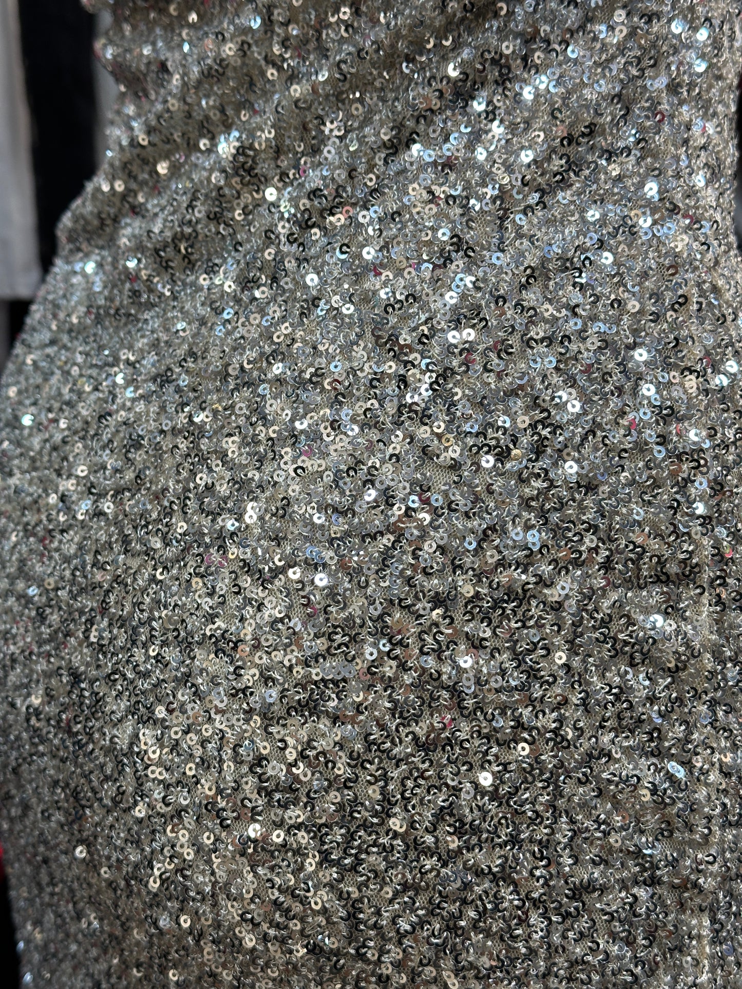 Mini-abito a fascia full paillettes – GALAXY SHOCK 💎✨