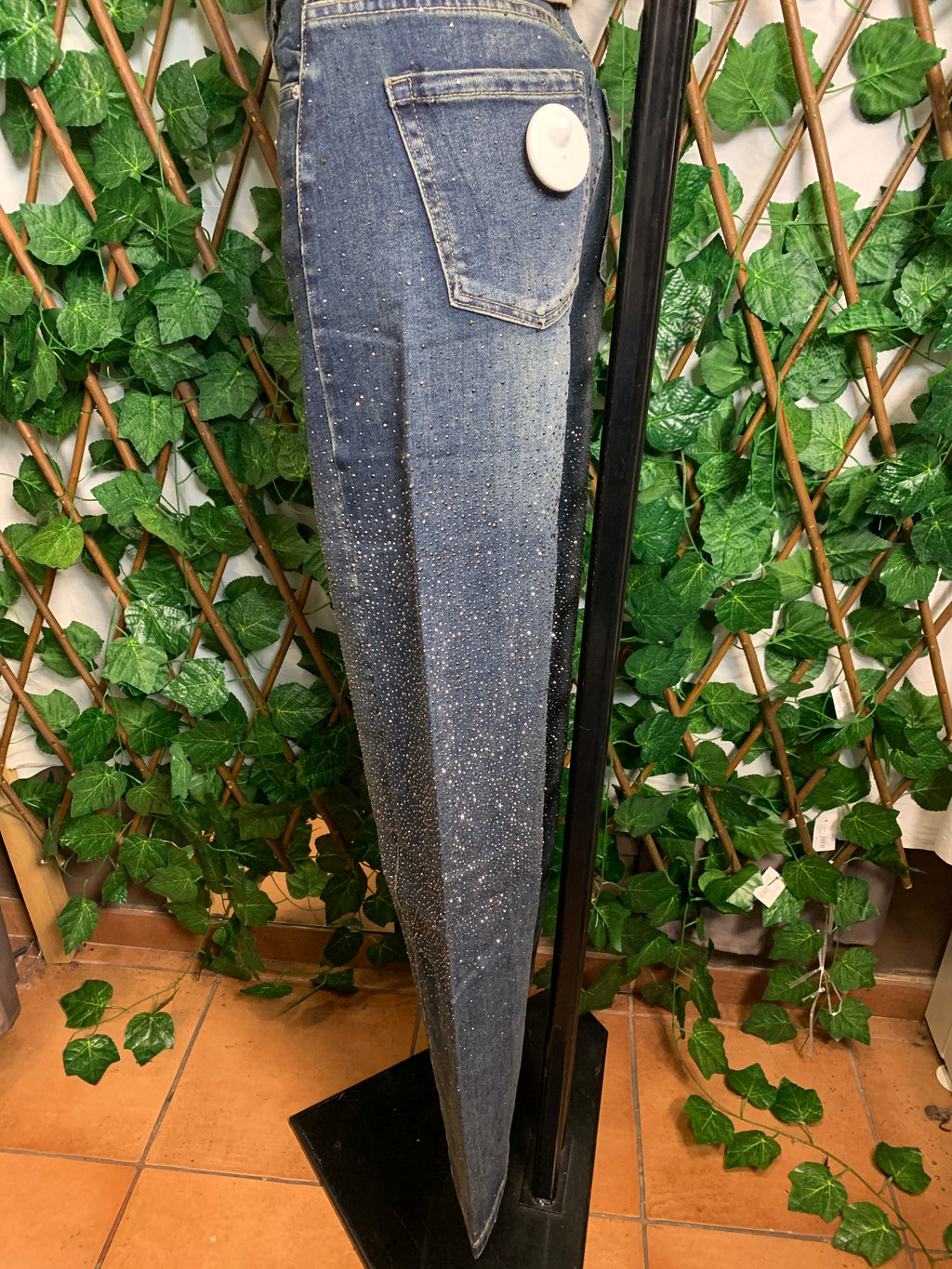 Jeans scuro con brillantini