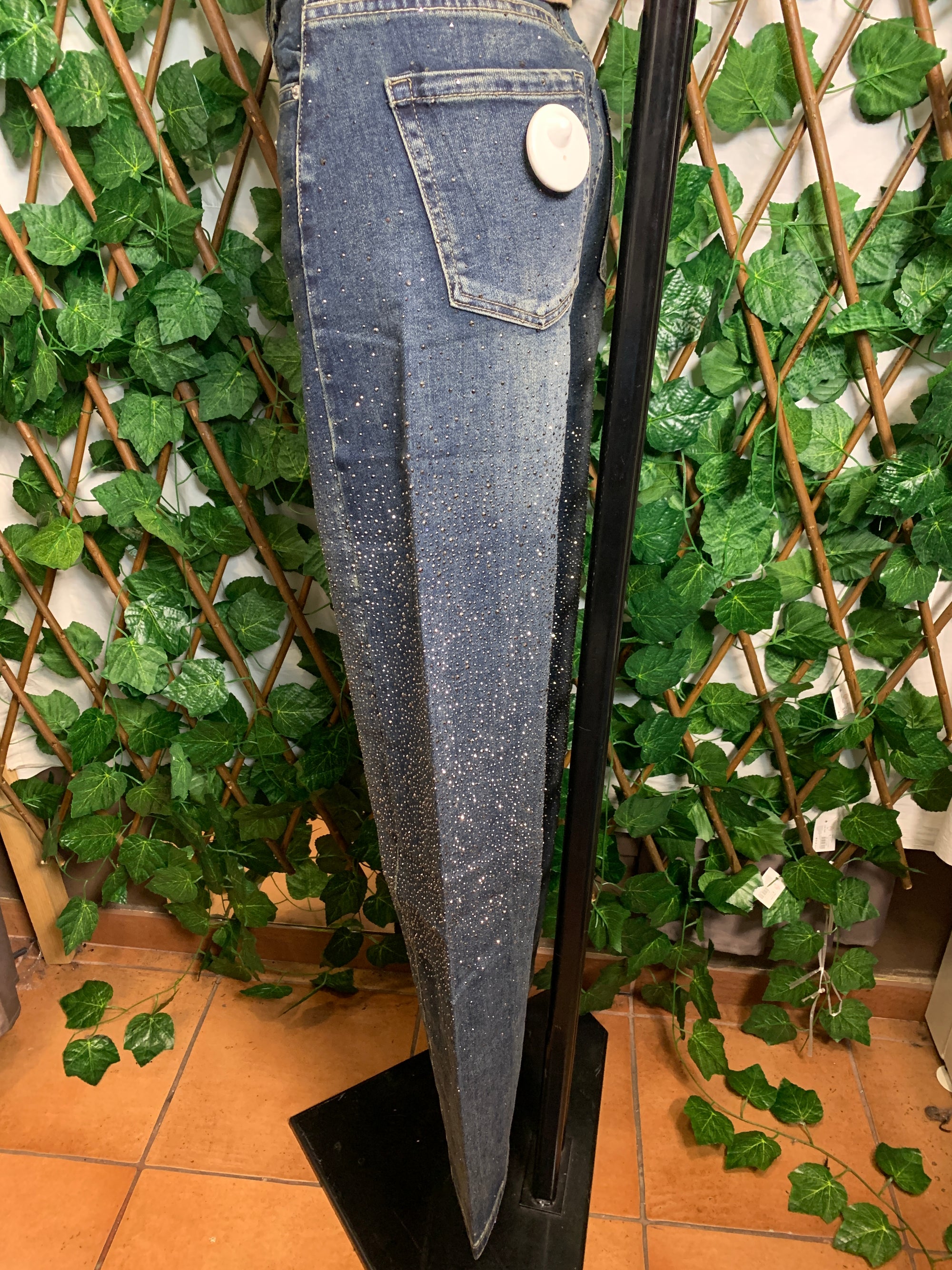 Jeans scuro con brillantini
