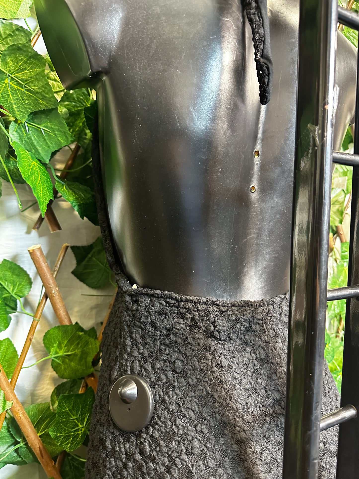 Crepe style: short dress with a deep neckline | one size