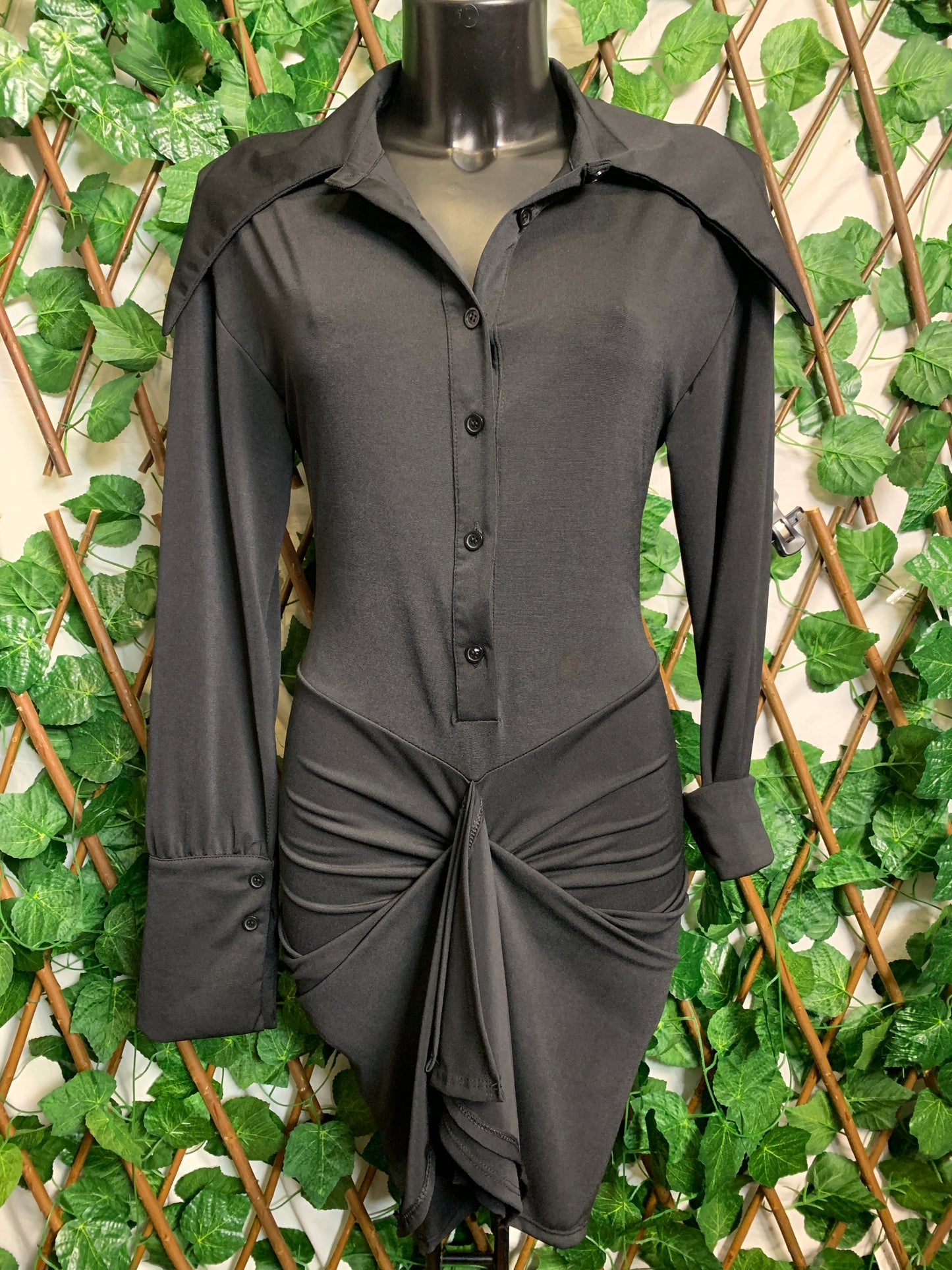 Vestito corto con manica lunga