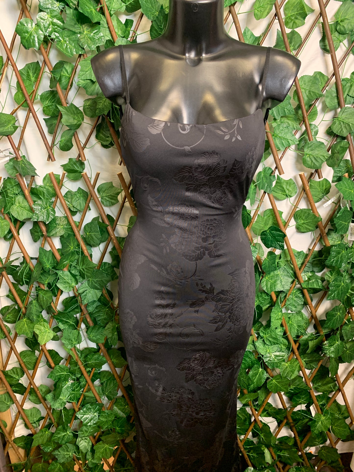 Vestito lungo elegante con la schiena aperta