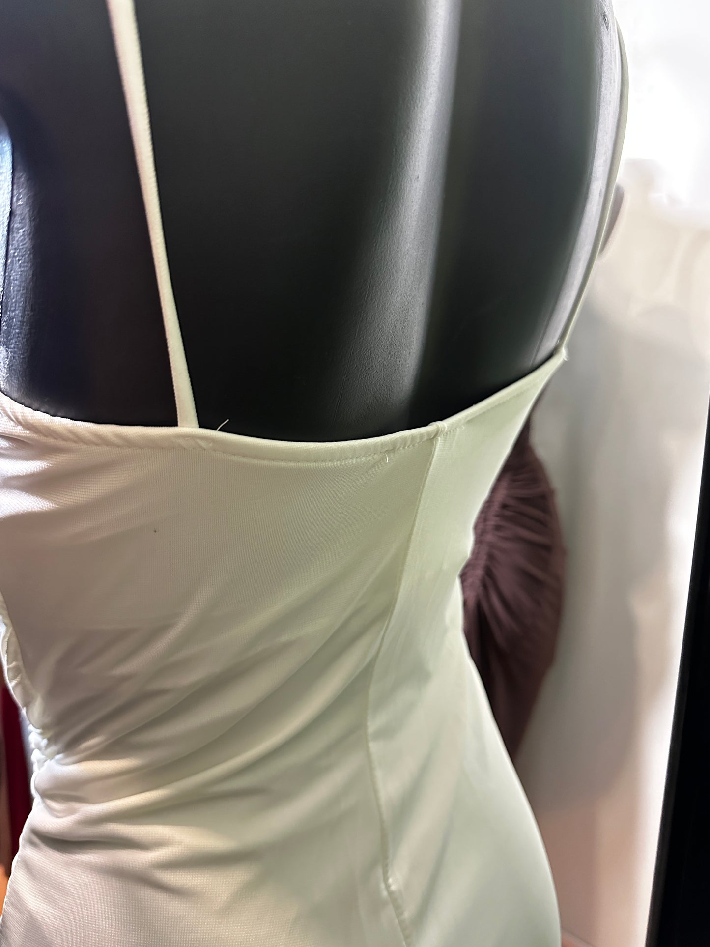 Vestito lungo con arricciatura a drappeggio