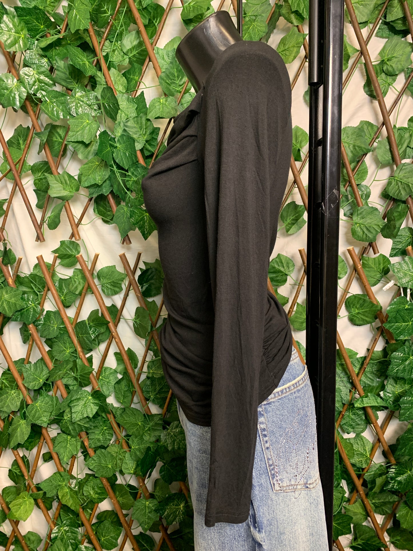 Sweater with ruffles