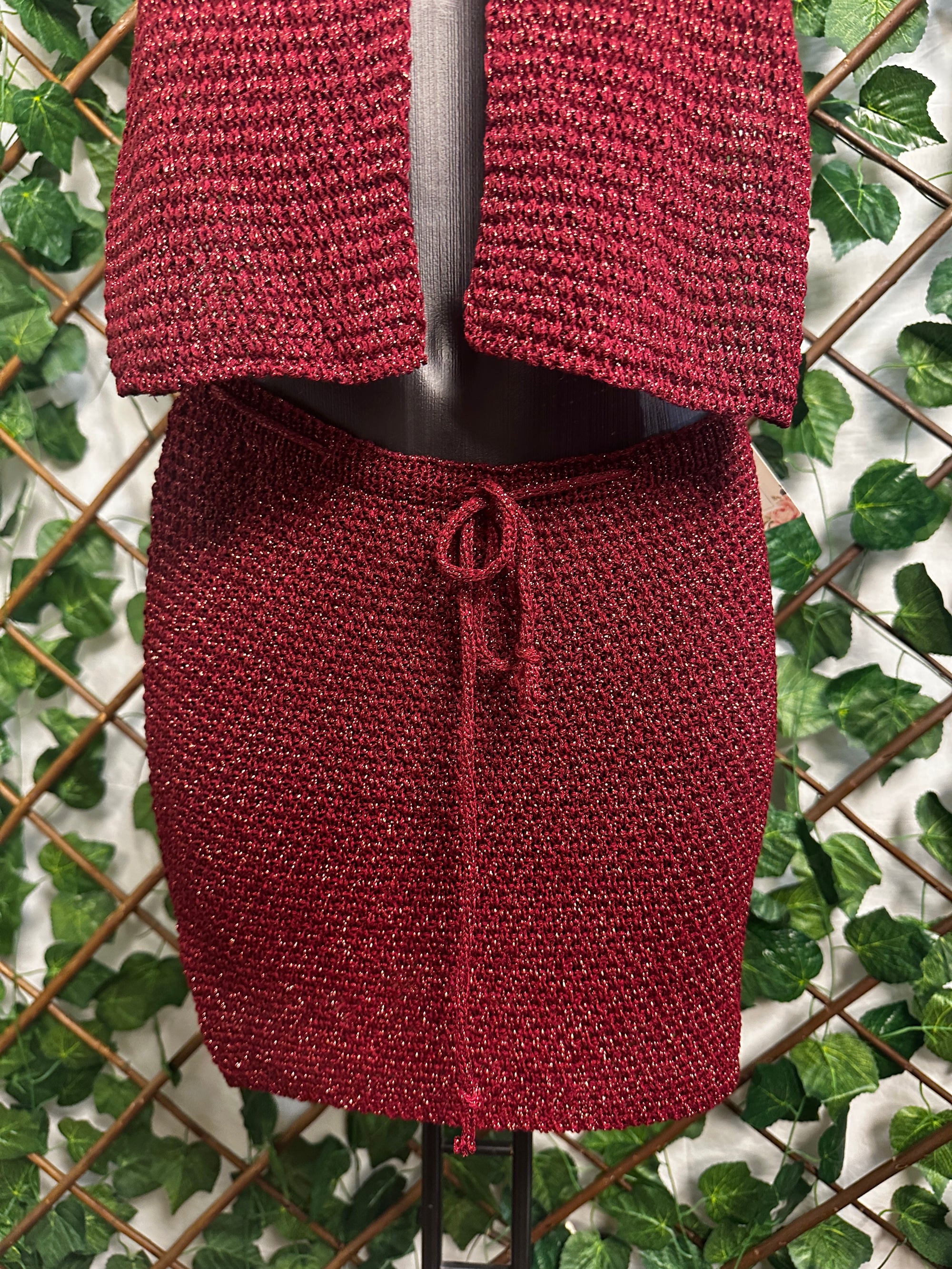 One-size-fits-all summer top and skirt set