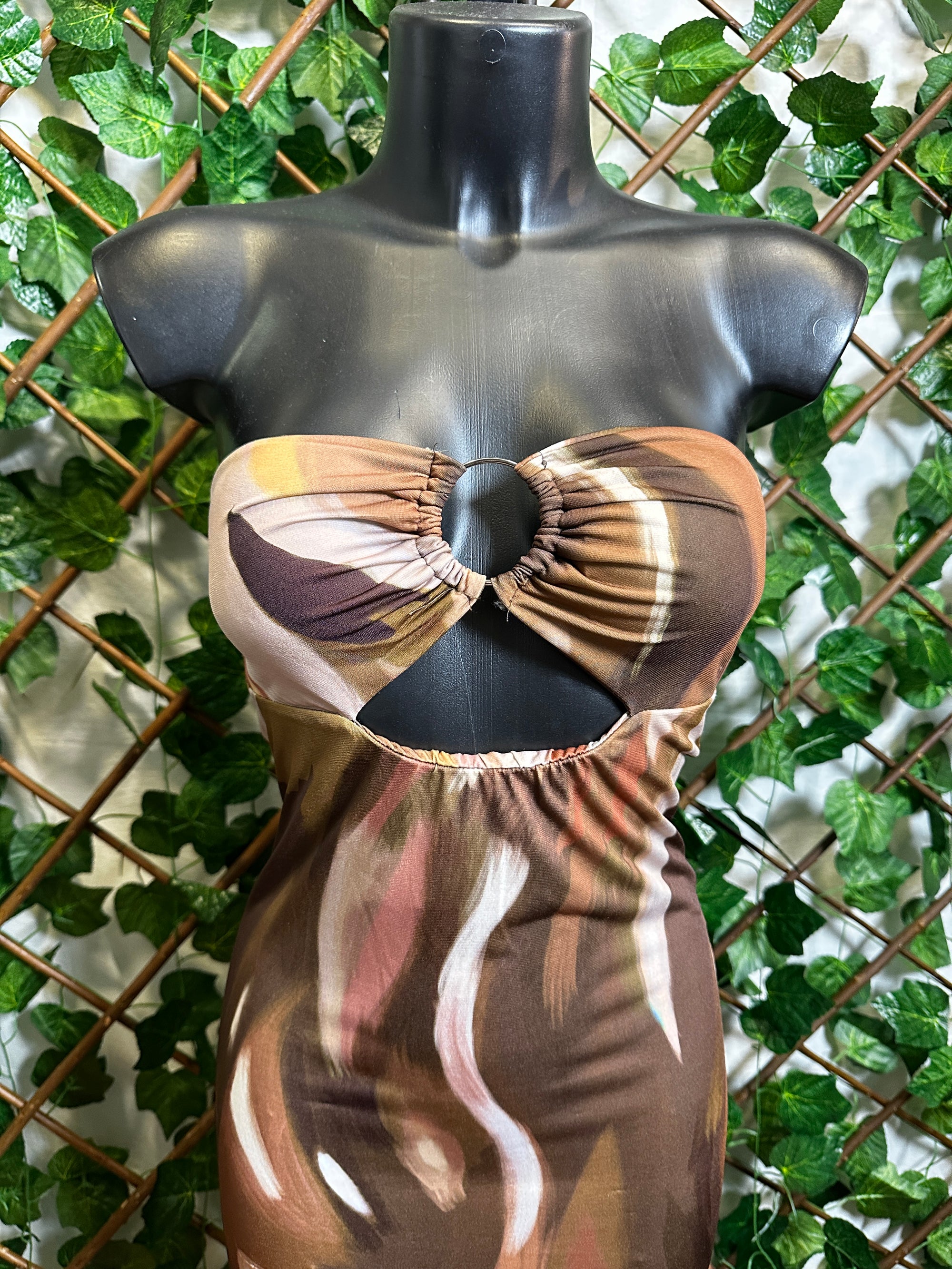 Vestito lungo elasticizzato con lo spacco diagonale | taglia unica