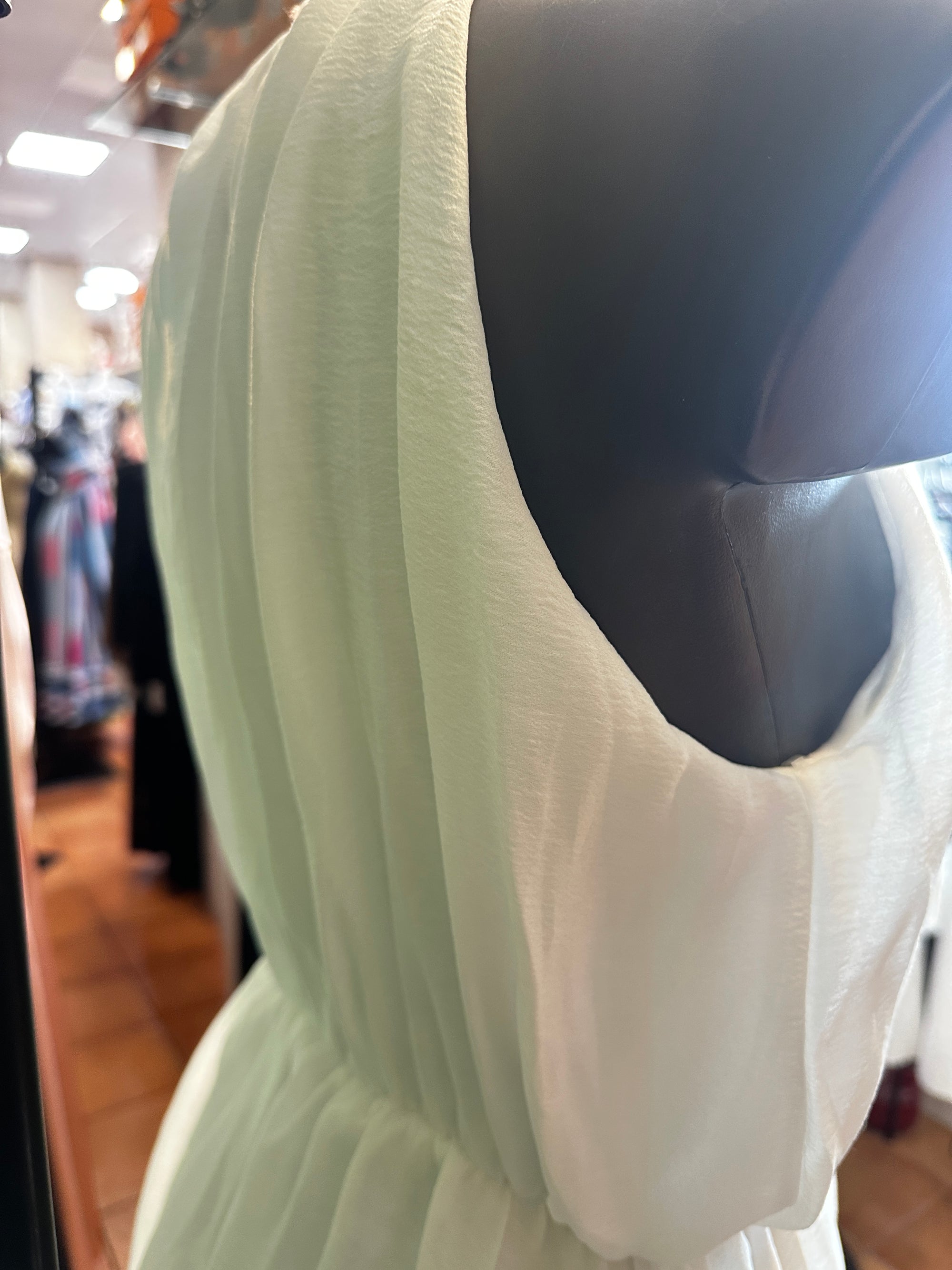 Vestito corto con dettaglio fiore
