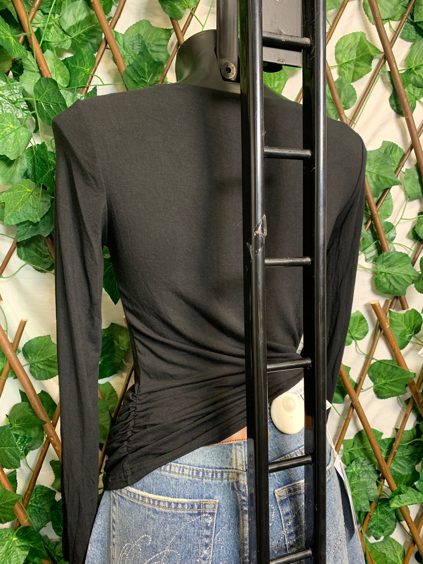 Sweater with ruffles