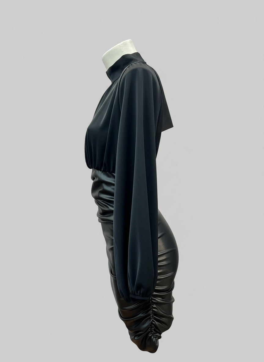 Mini Dress Ecopelle Drappeggiato Bicolore – Audacia Cosmica