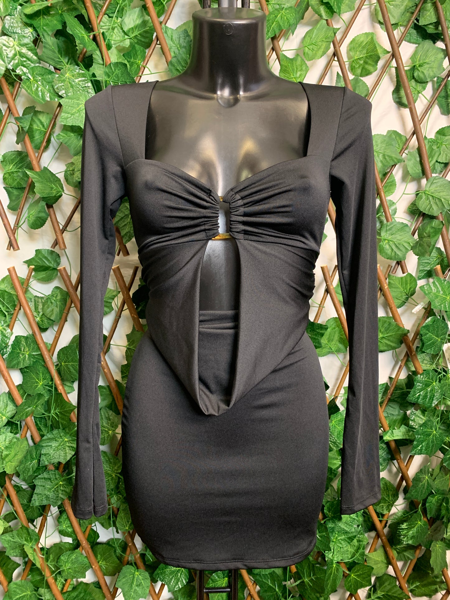 Dress with laces on the back