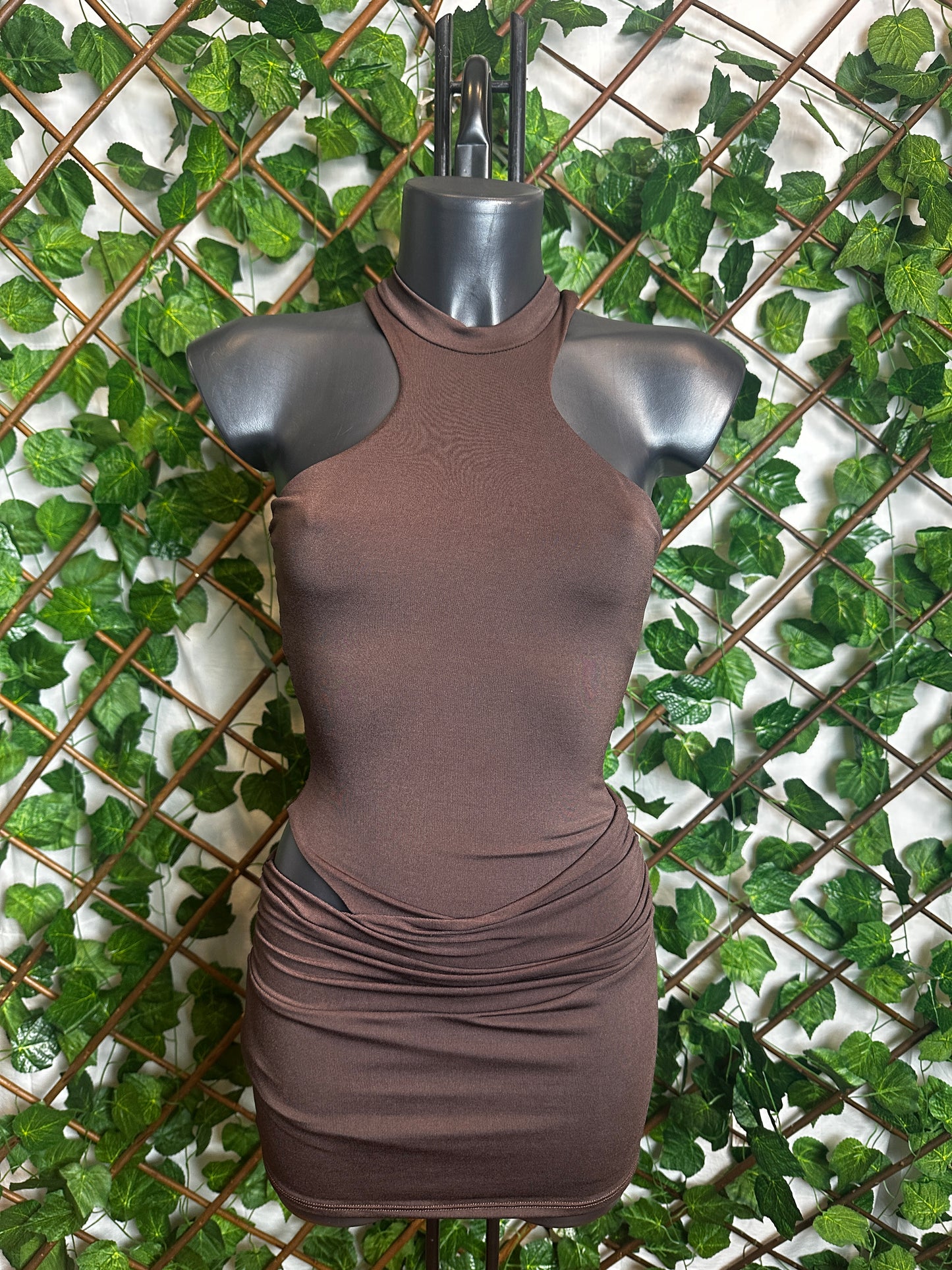 Short dress with cut-out on the side