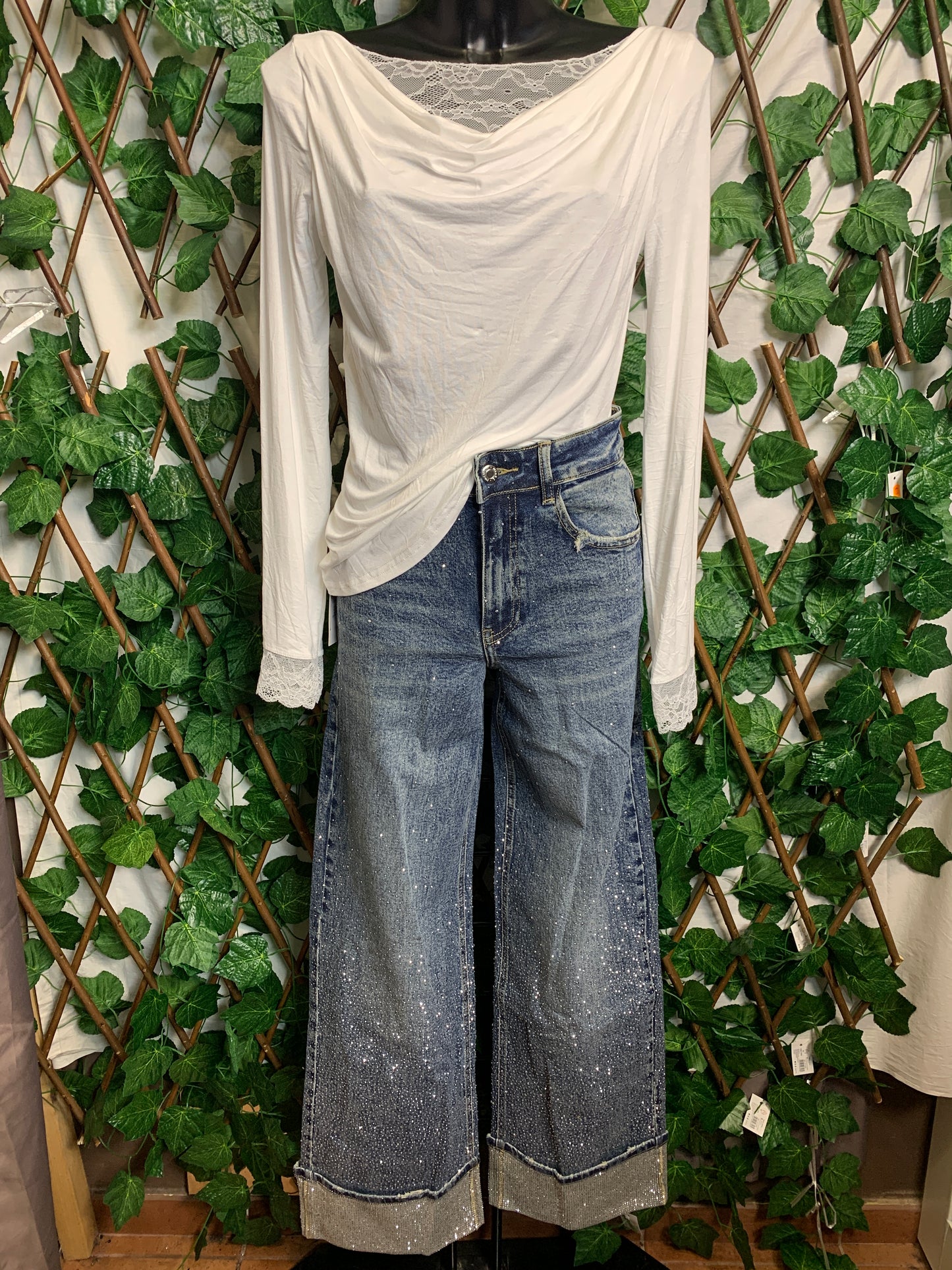 Shiny jeans with crease