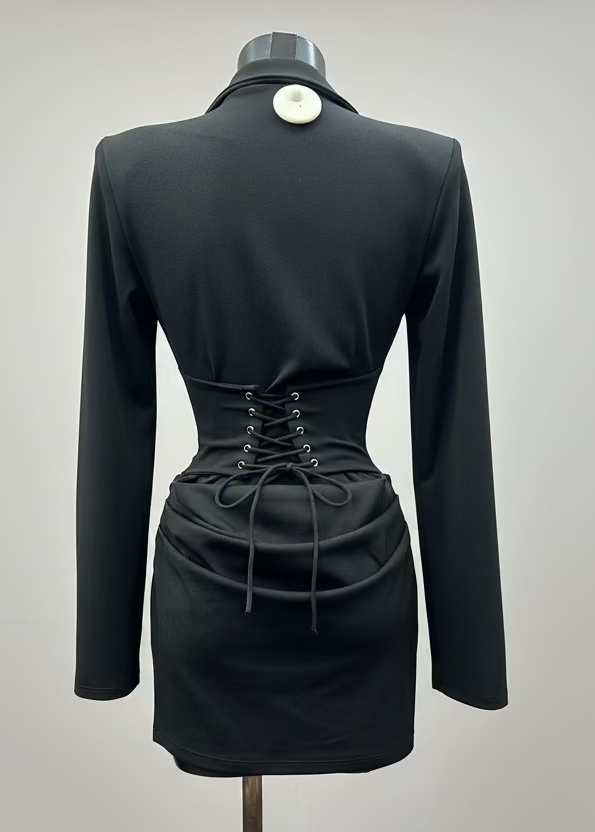Mini Dress Blazer a Corpetto – Autorità e Seduzione