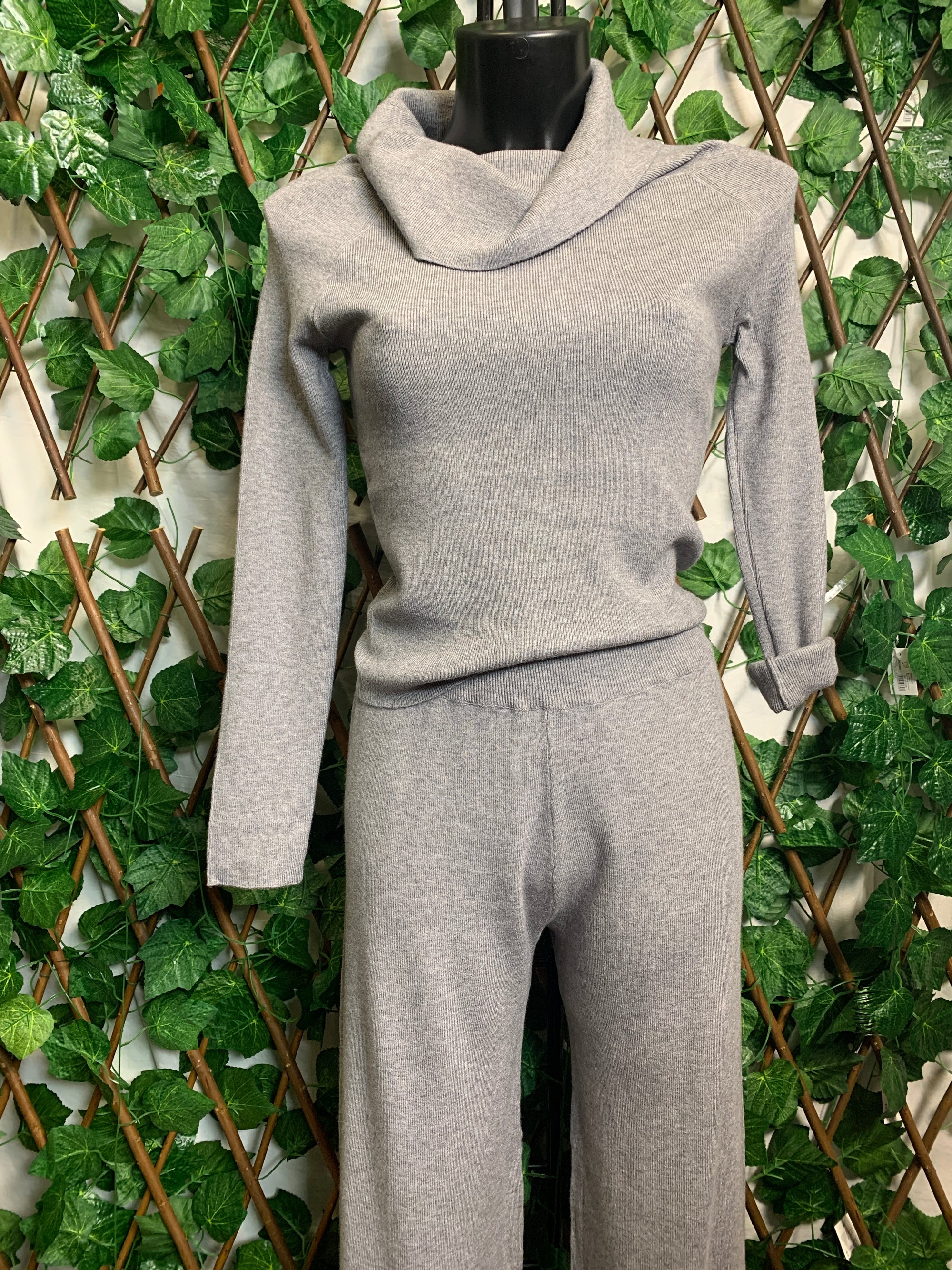High and wide neck suit