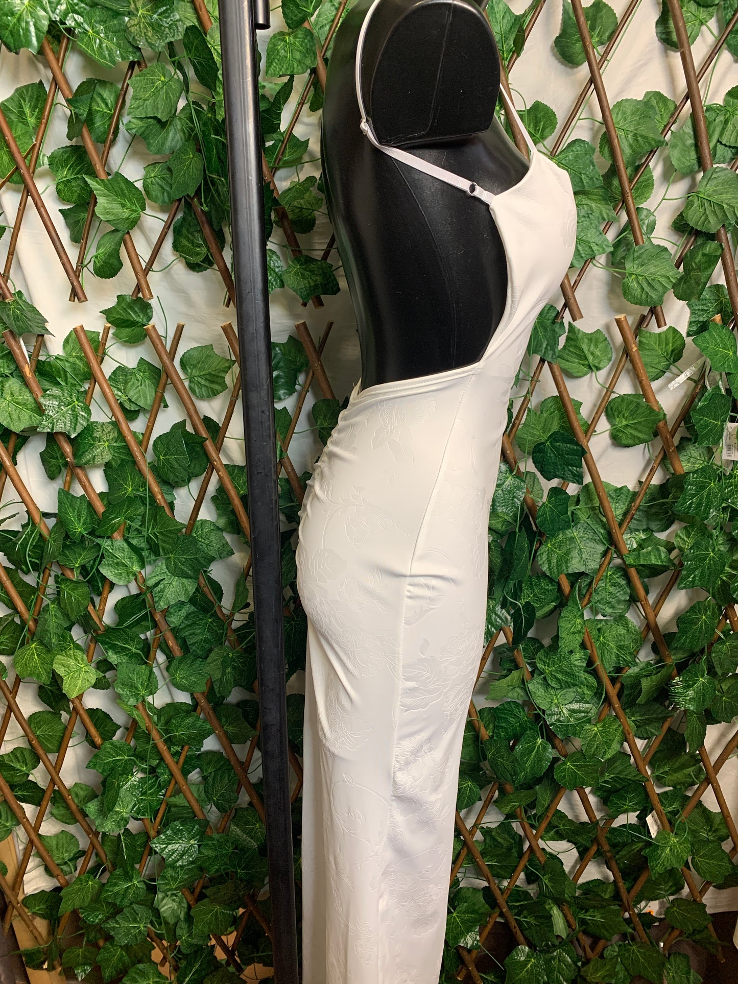 Vestito lungo elegante con la schiena aperta