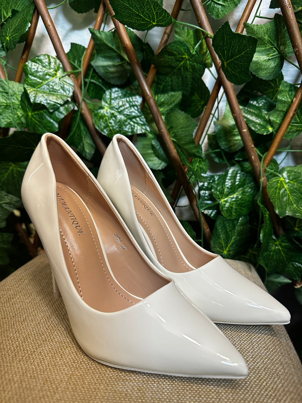 Shiny high heels (10cm heel)