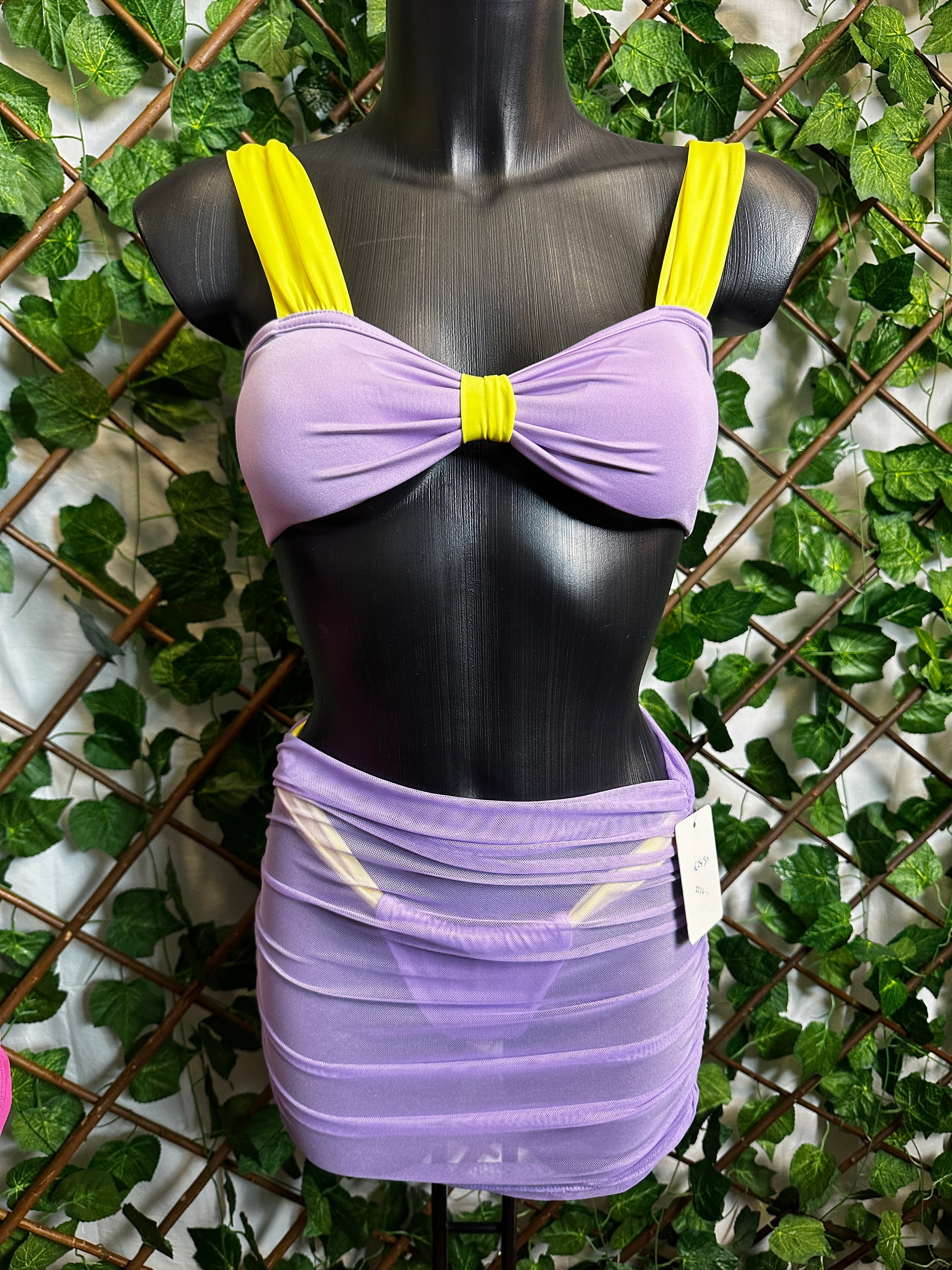 Costume a due colori