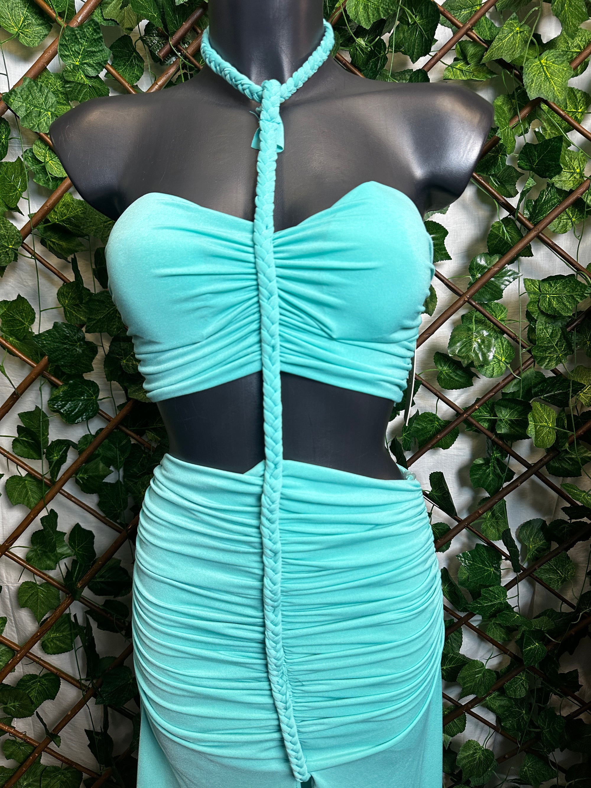 Vestito lungo con cut-out sulla vita con dettaglio corda e spacco