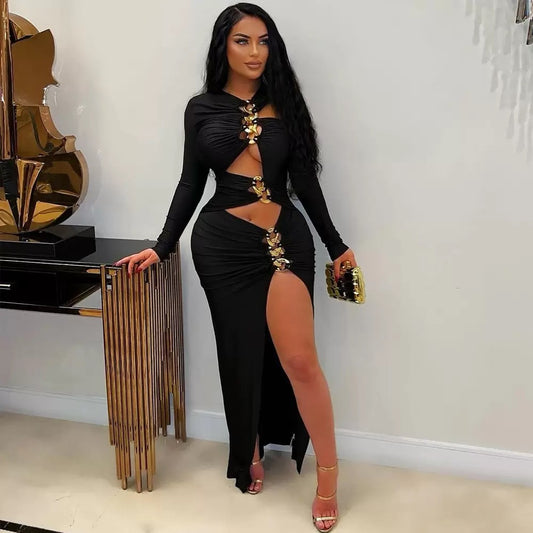 Vestito con dettagli dorati