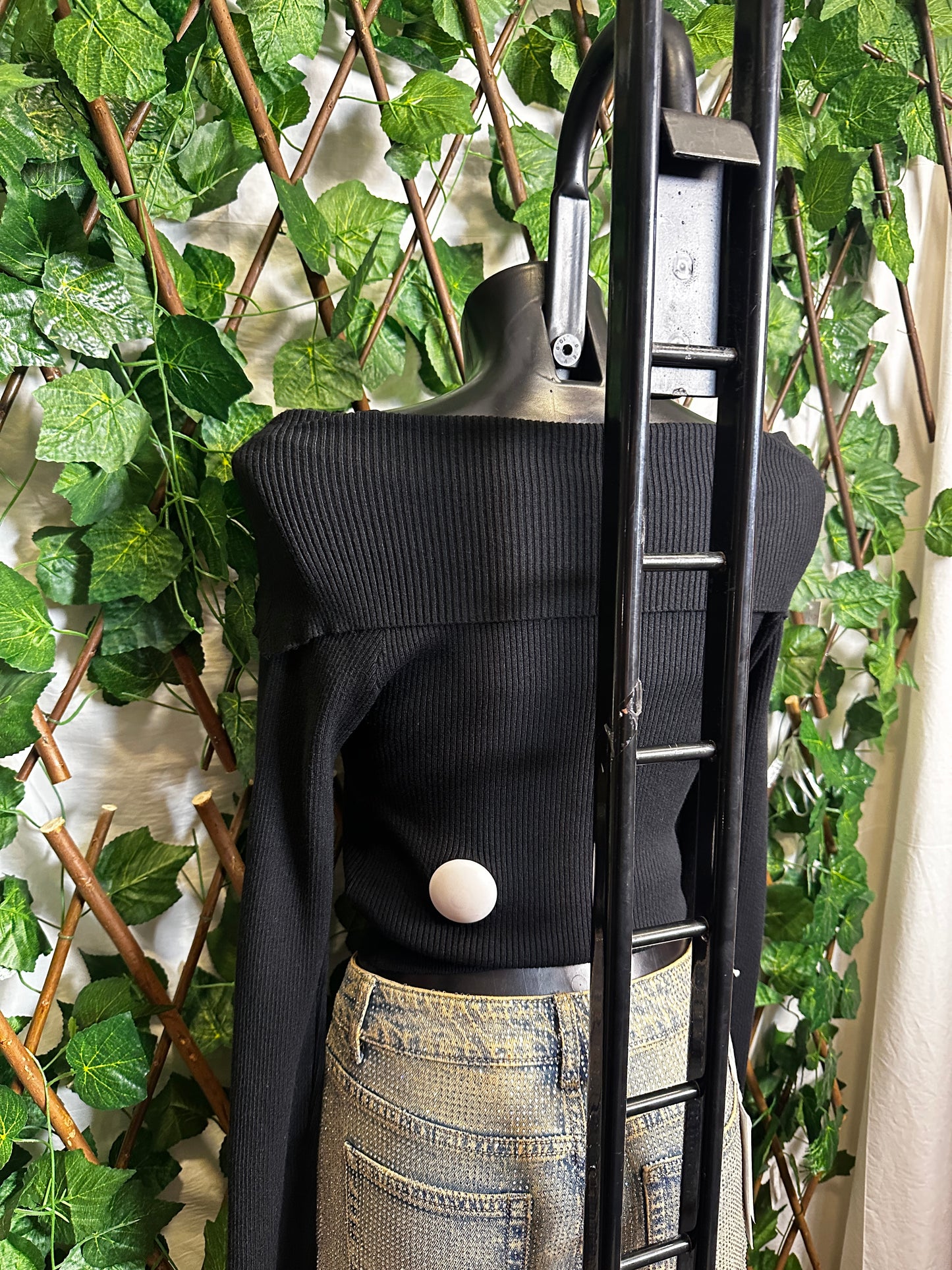 Short shirts with wide necklines