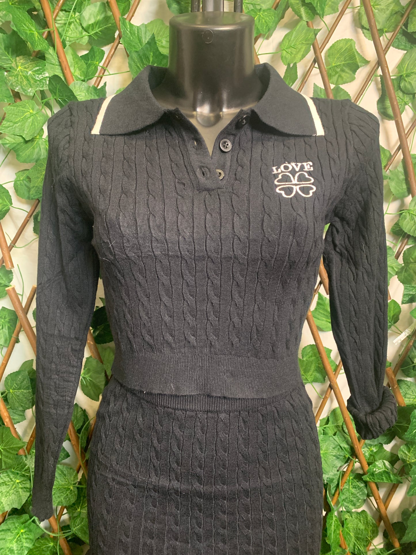 Completo manica lunga e gonna corta